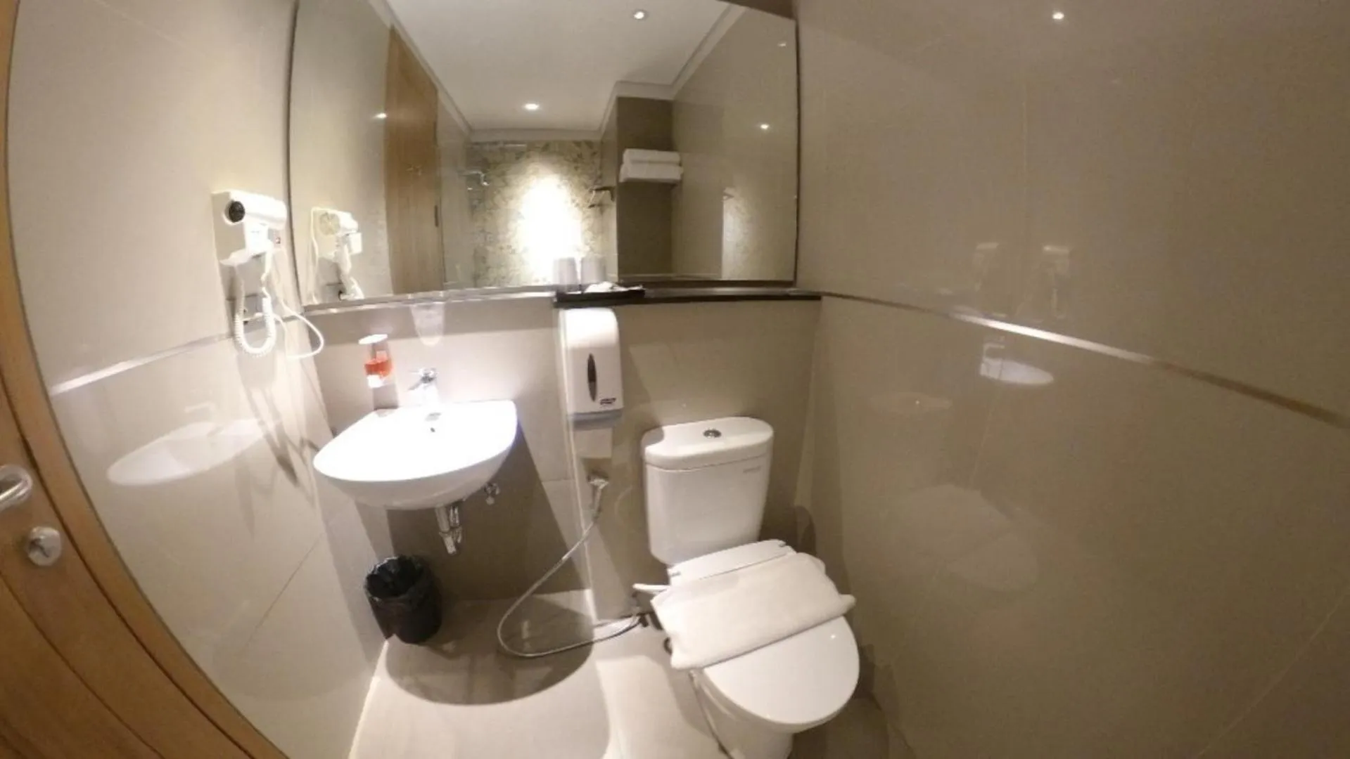 Photo of the whole room in Hay Bandung