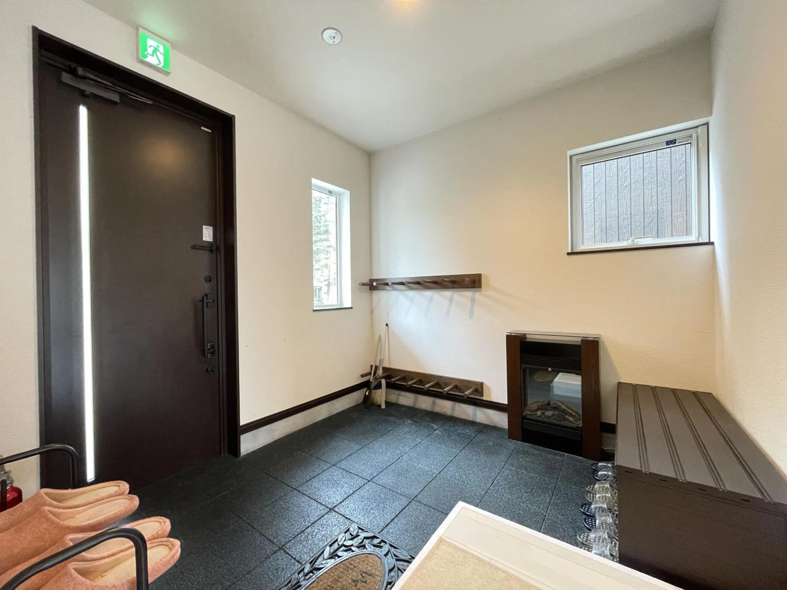 Facade/entrance in SORA 2