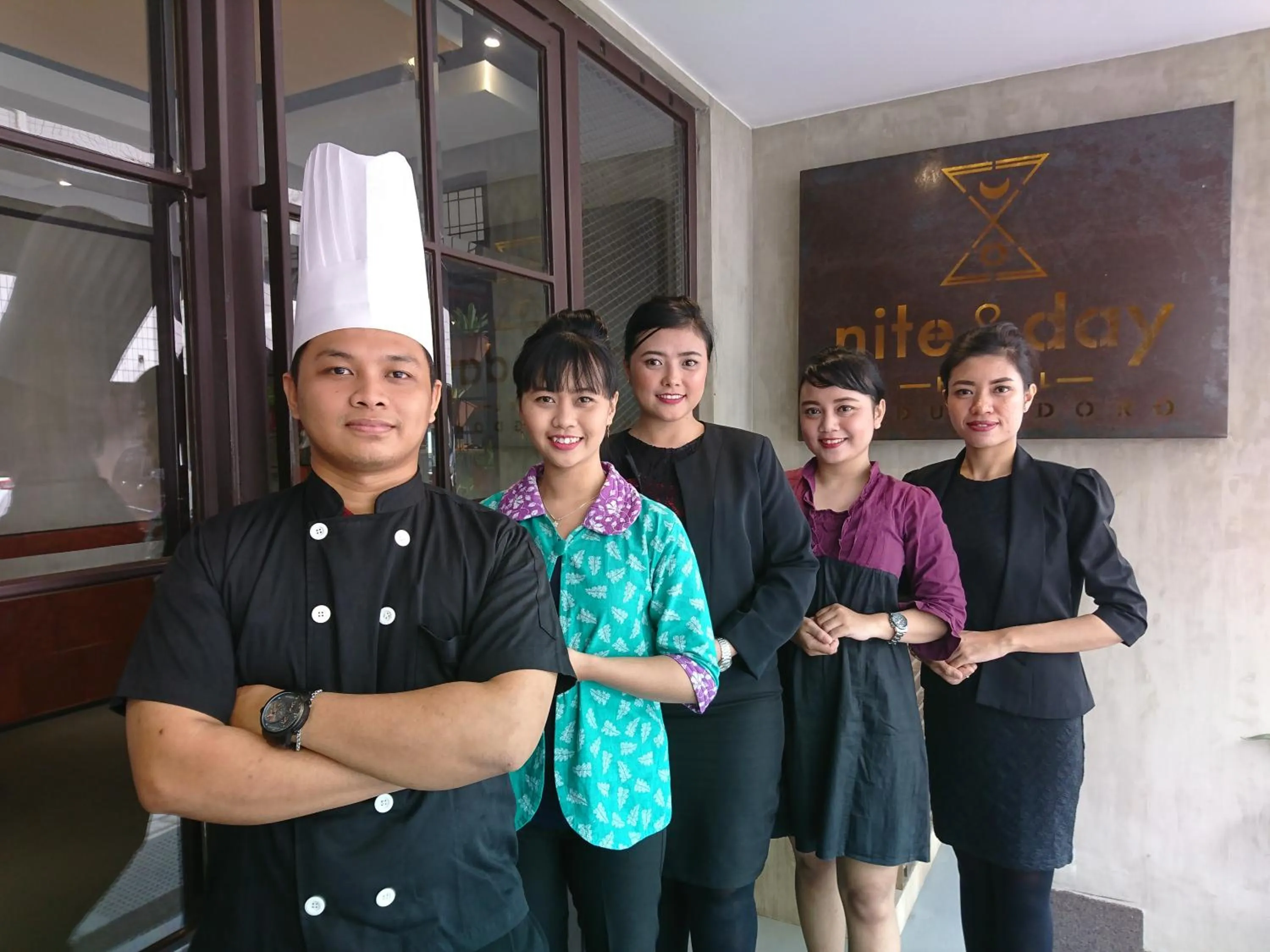 Family in Nite & Day Surabaya - Kedungdoro