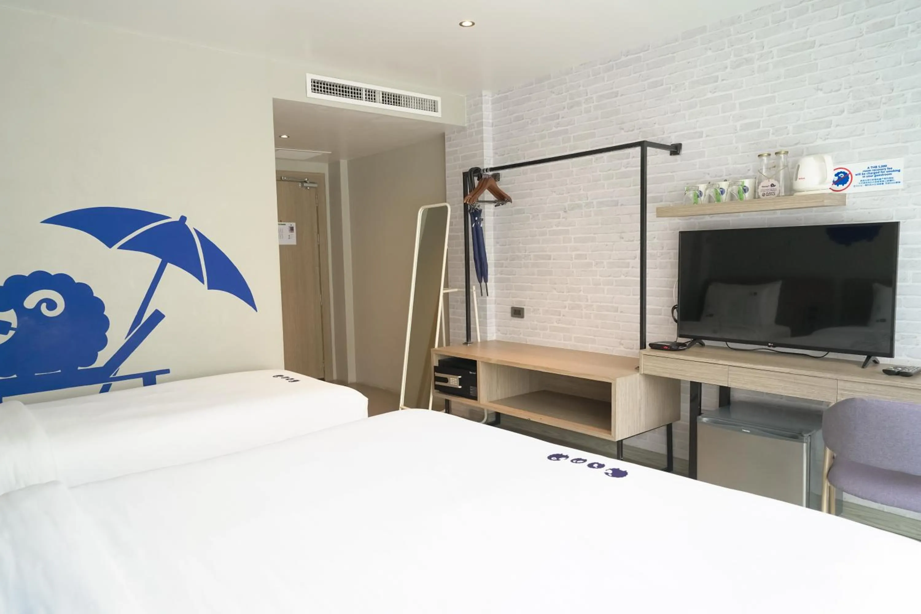 wardrobe, Bed in Kokotel Krabi Oasis