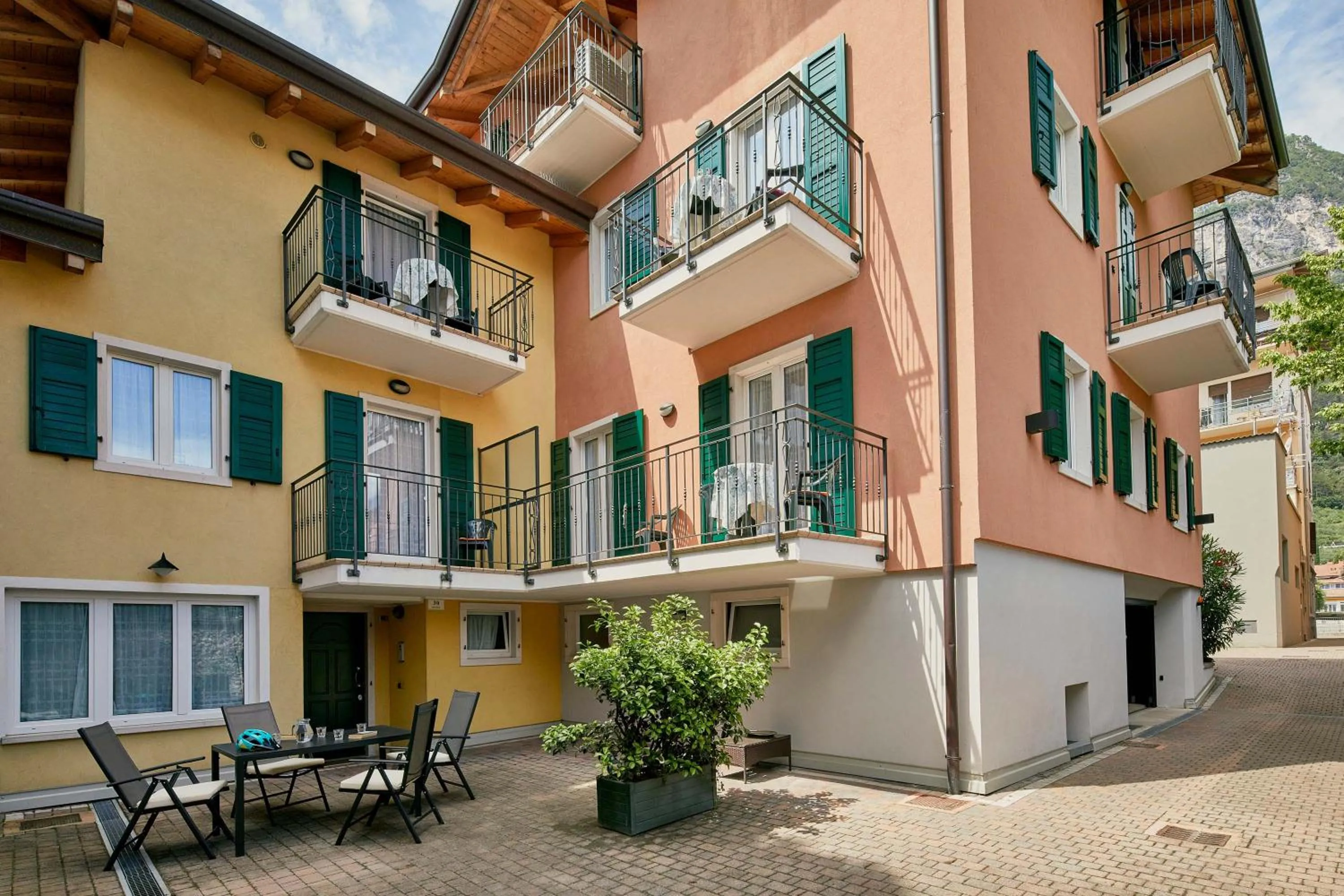 Bella Villa Apartments