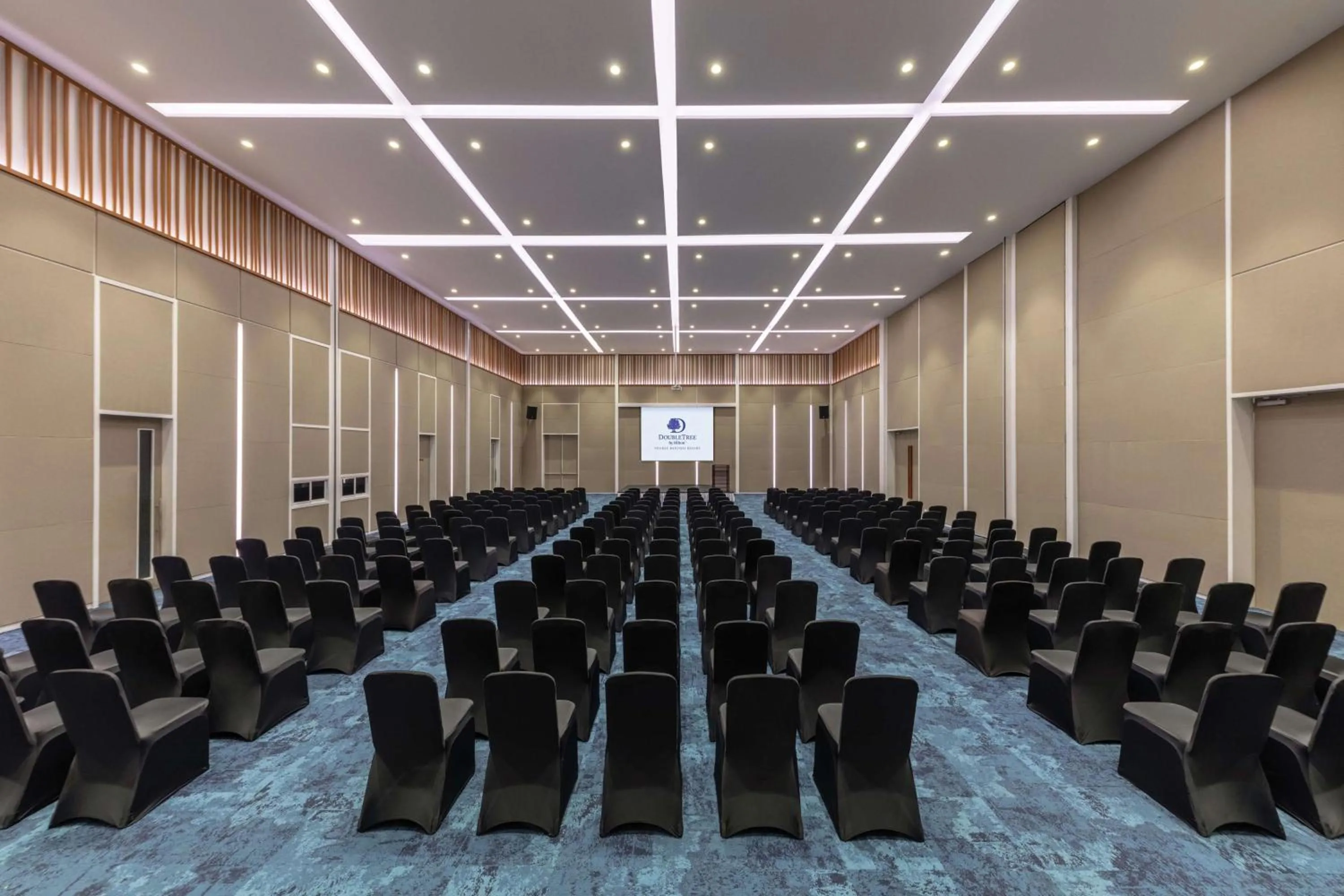Meeting/conference room in DoubleTree by Hilton Phuket Banthai Resort
