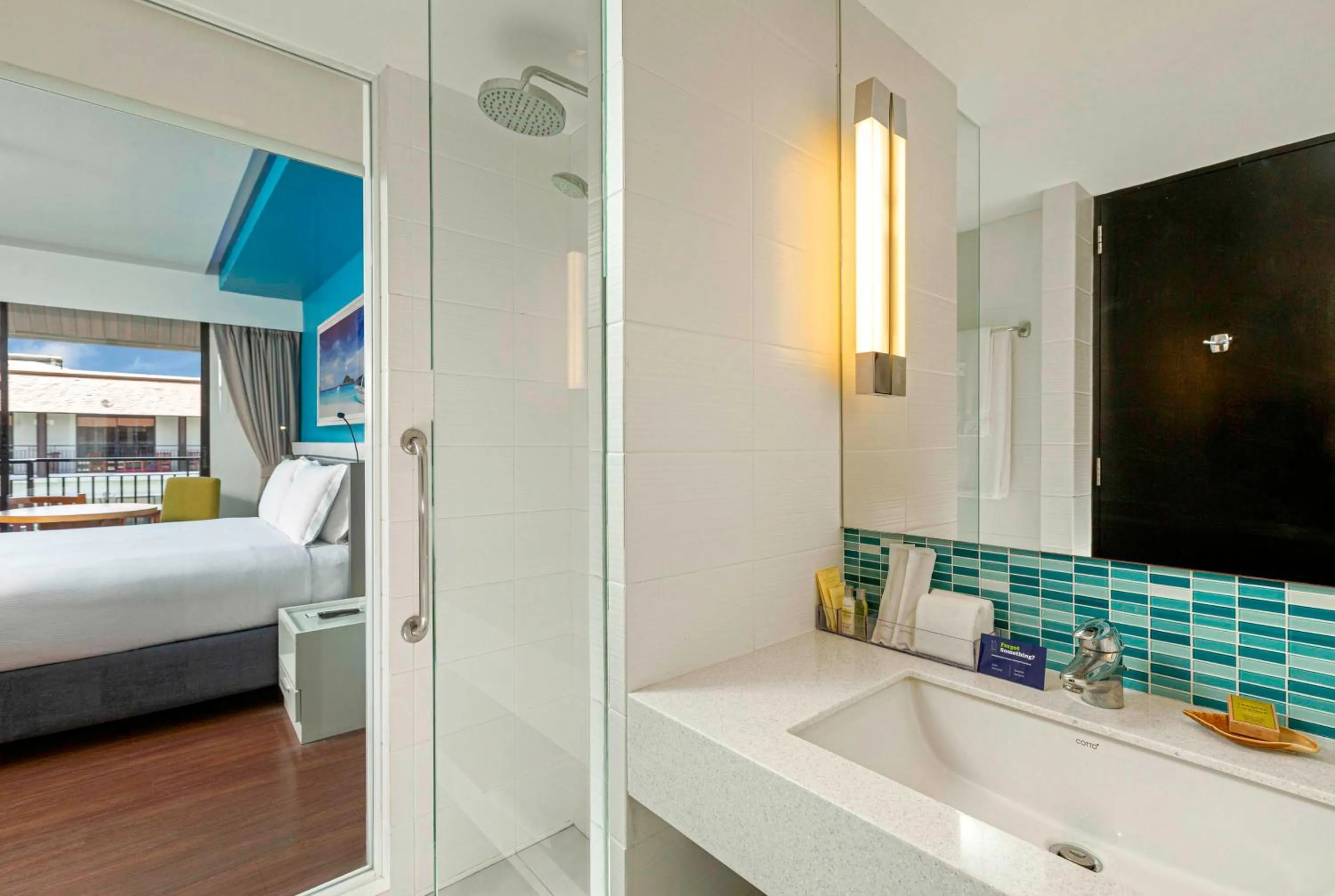 Bathroom, Bed in DoubleTree by Hilton Phuket Banthai Resort