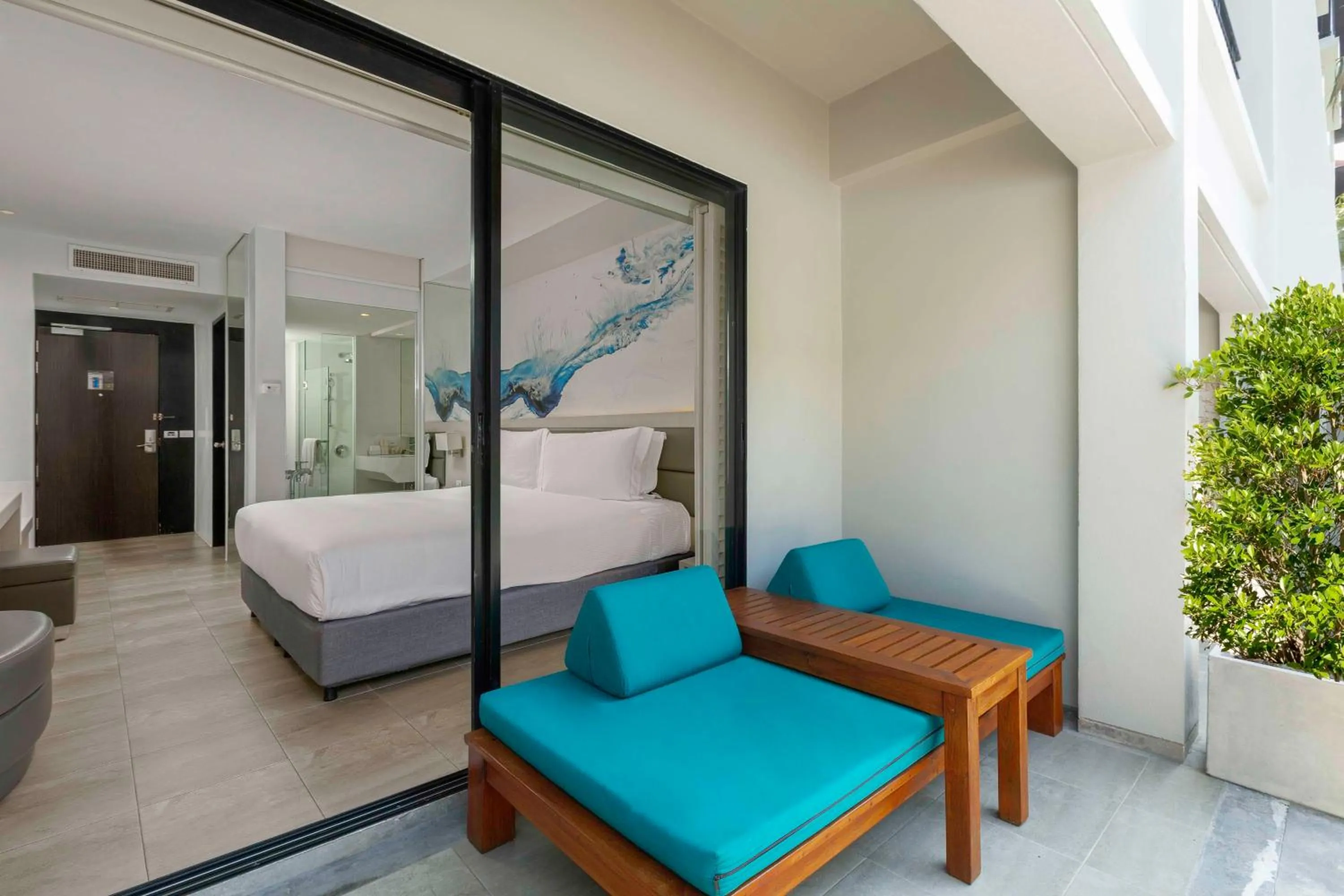 Living room, Bed in DoubleTree by Hilton Phuket Banthai Resort