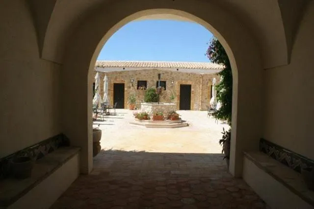 Decorative detail in Don Giovanni Hotel