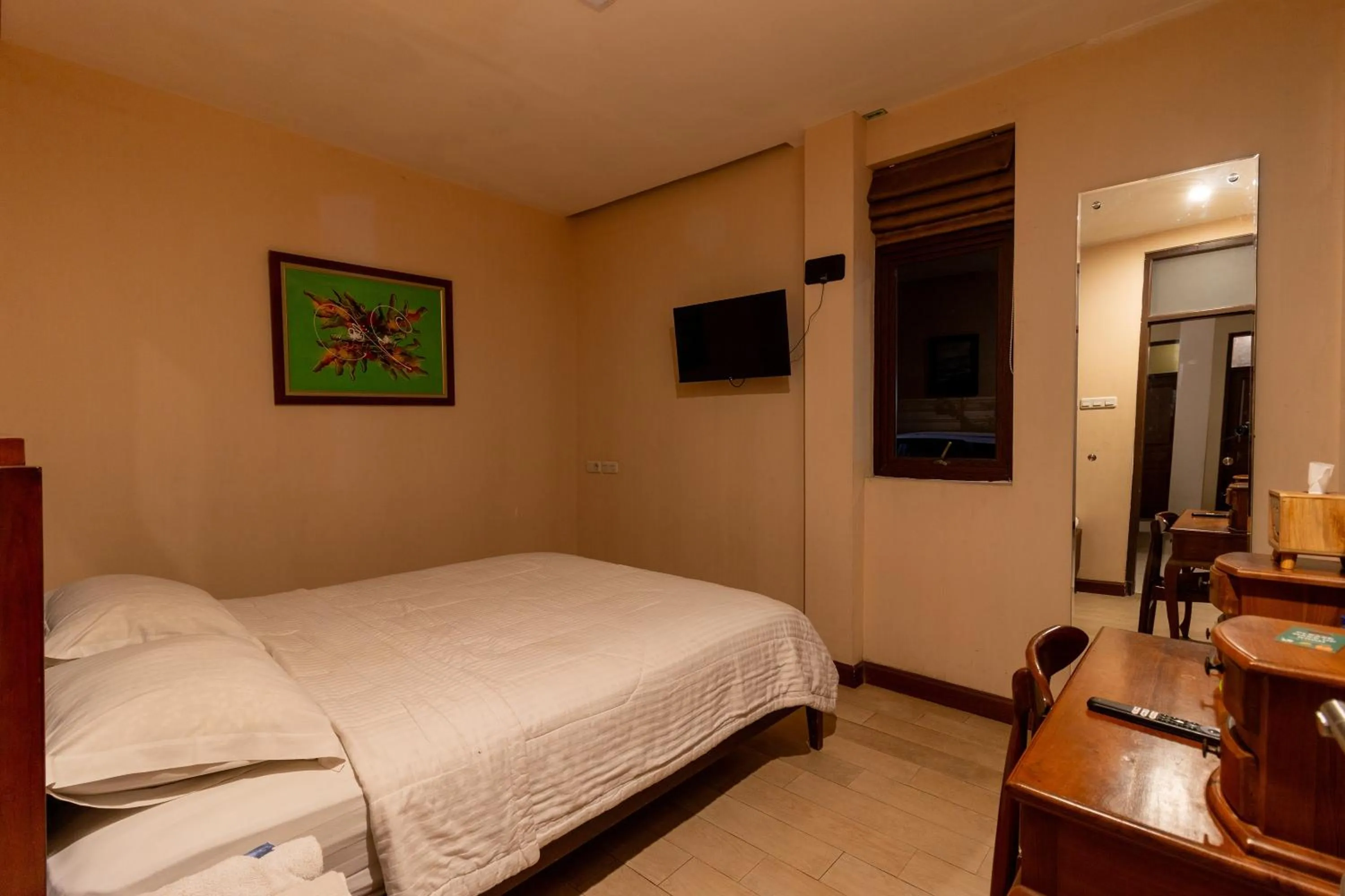 Bedroom, Bed in Jayagiri Guesthouse By Belgareti