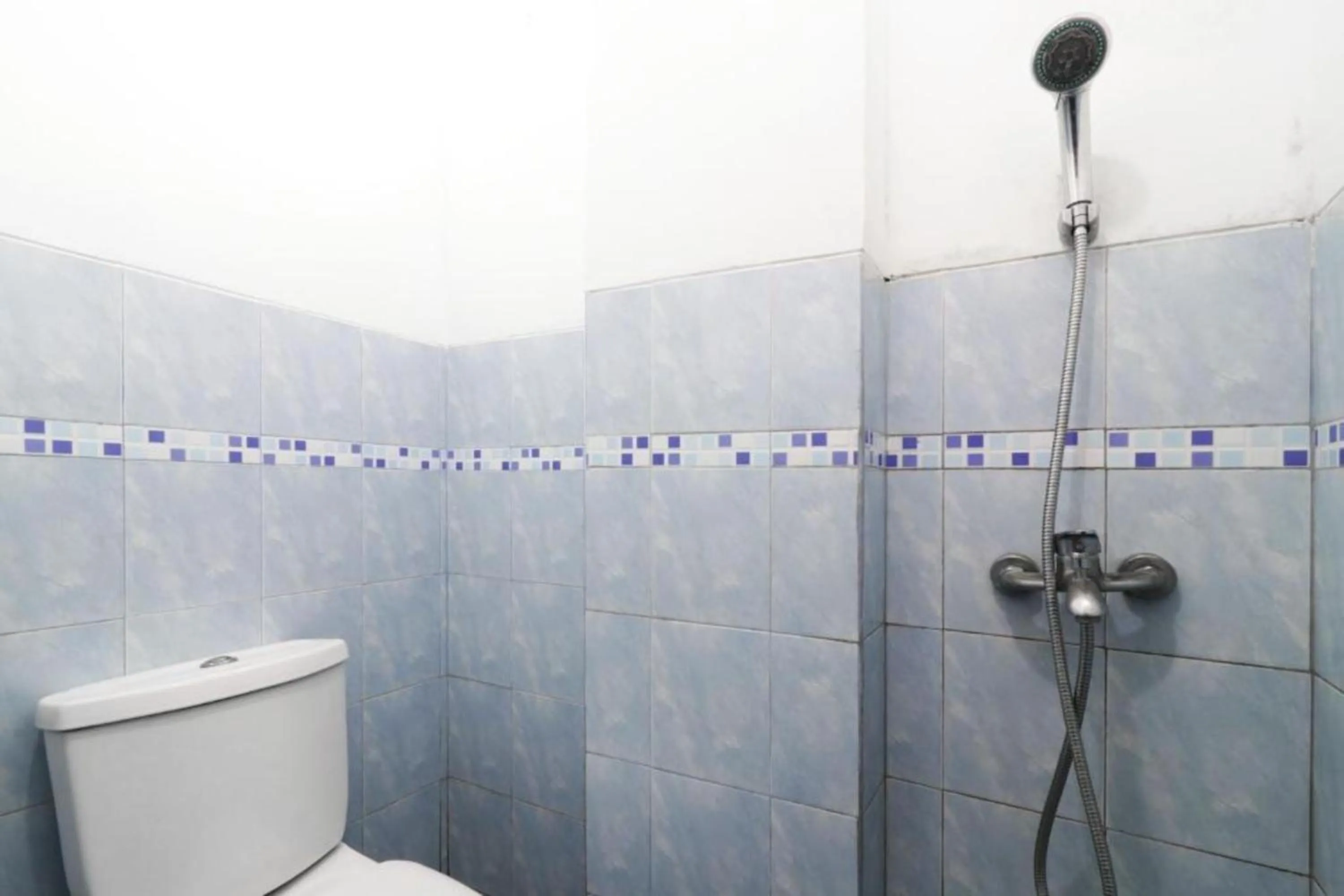 Bathroom in Jayagiri Guesthouse By Belgareti