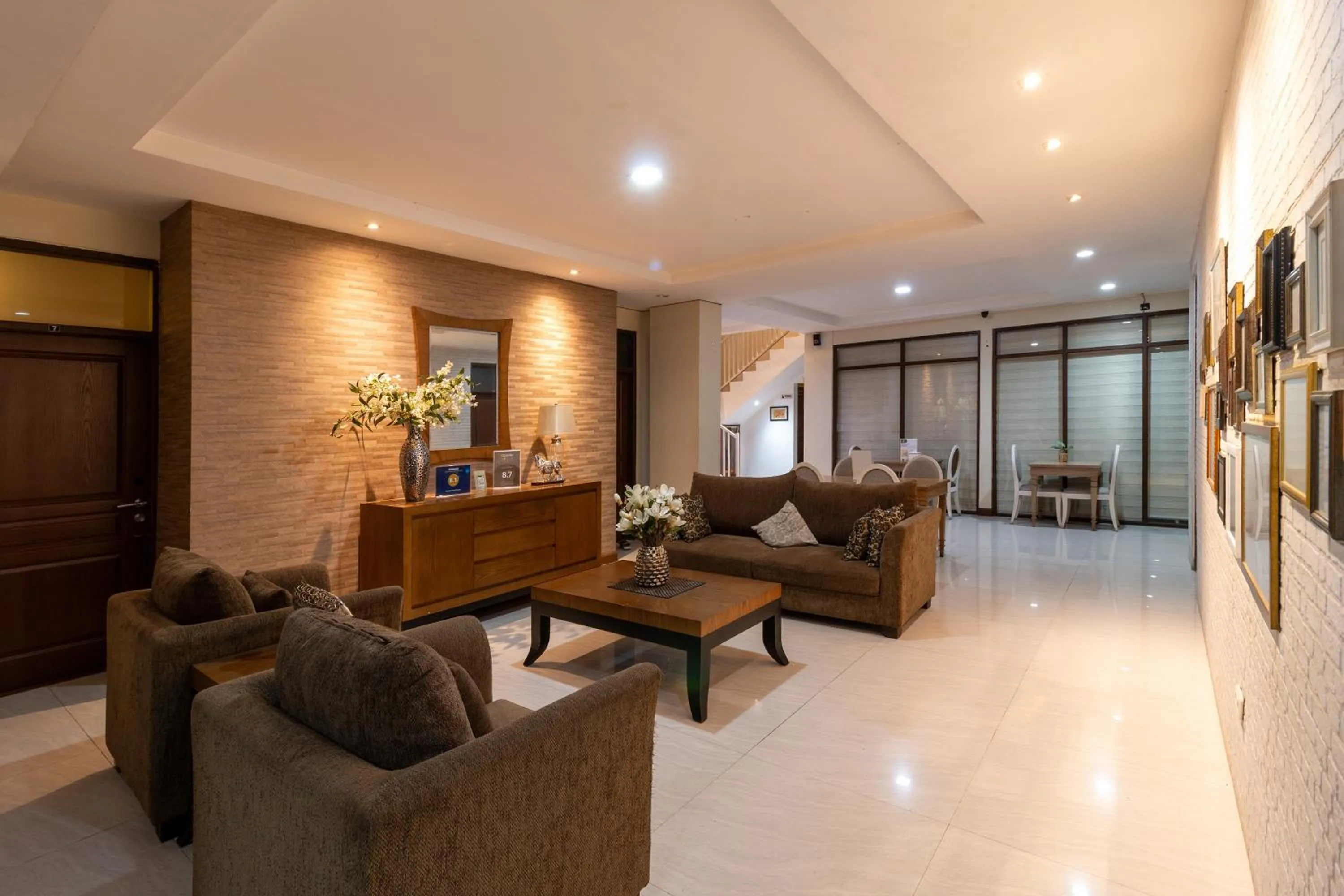 Living room in Jayagiri Guesthouse By Belgareti