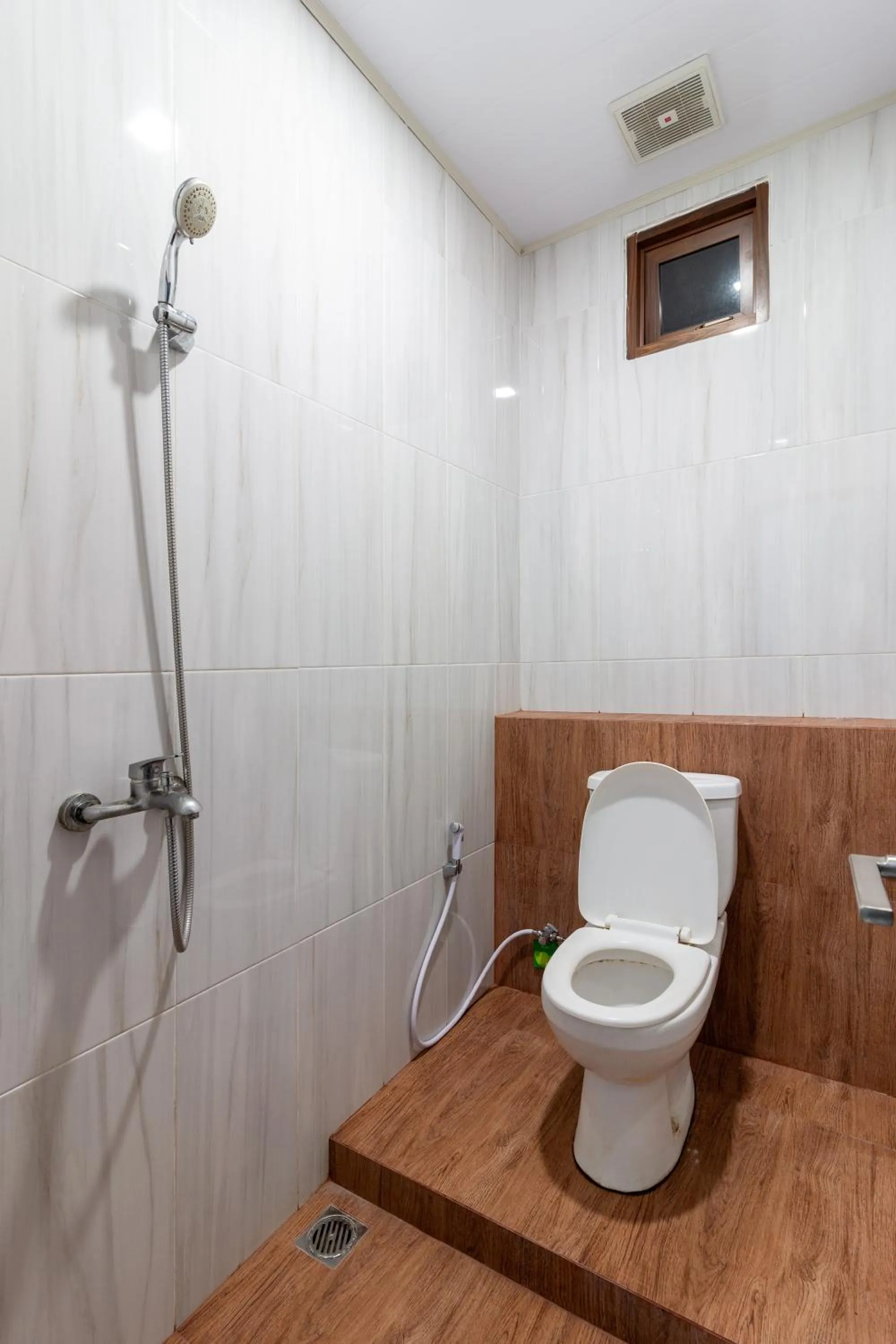 Bathroom in Jayagiri Guesthouse By Belgareti