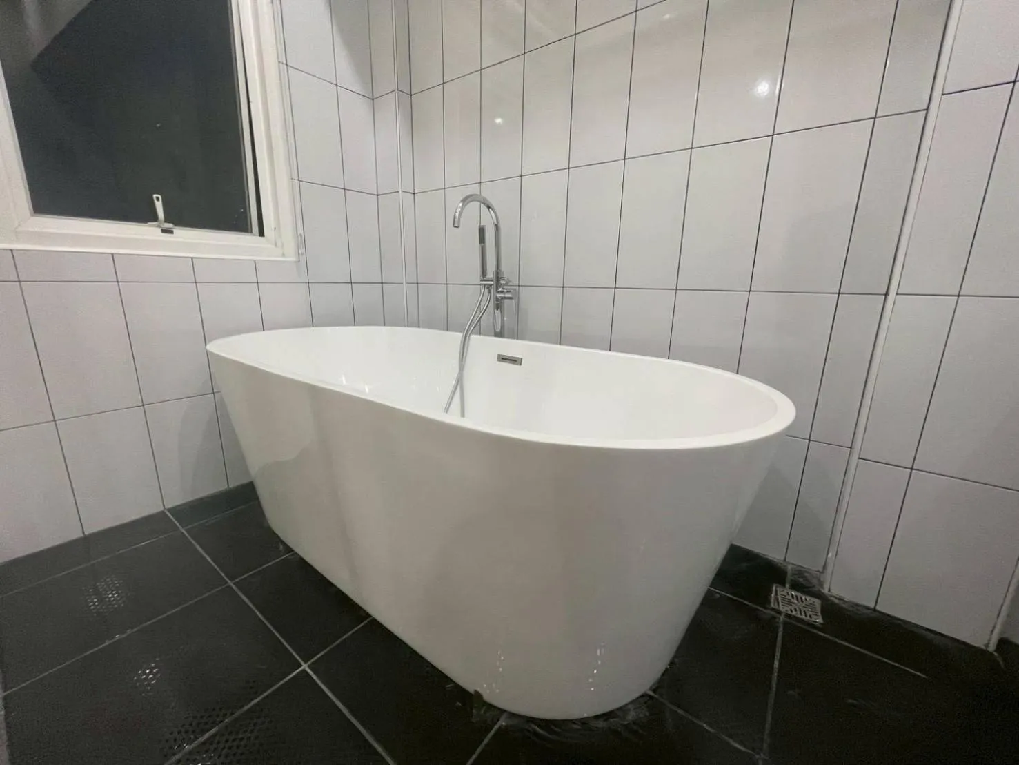 Bath in Shade House - Phuket Downtown