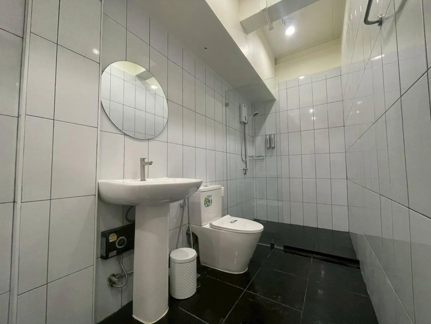 Shower in Shade House - Phuket Downtown