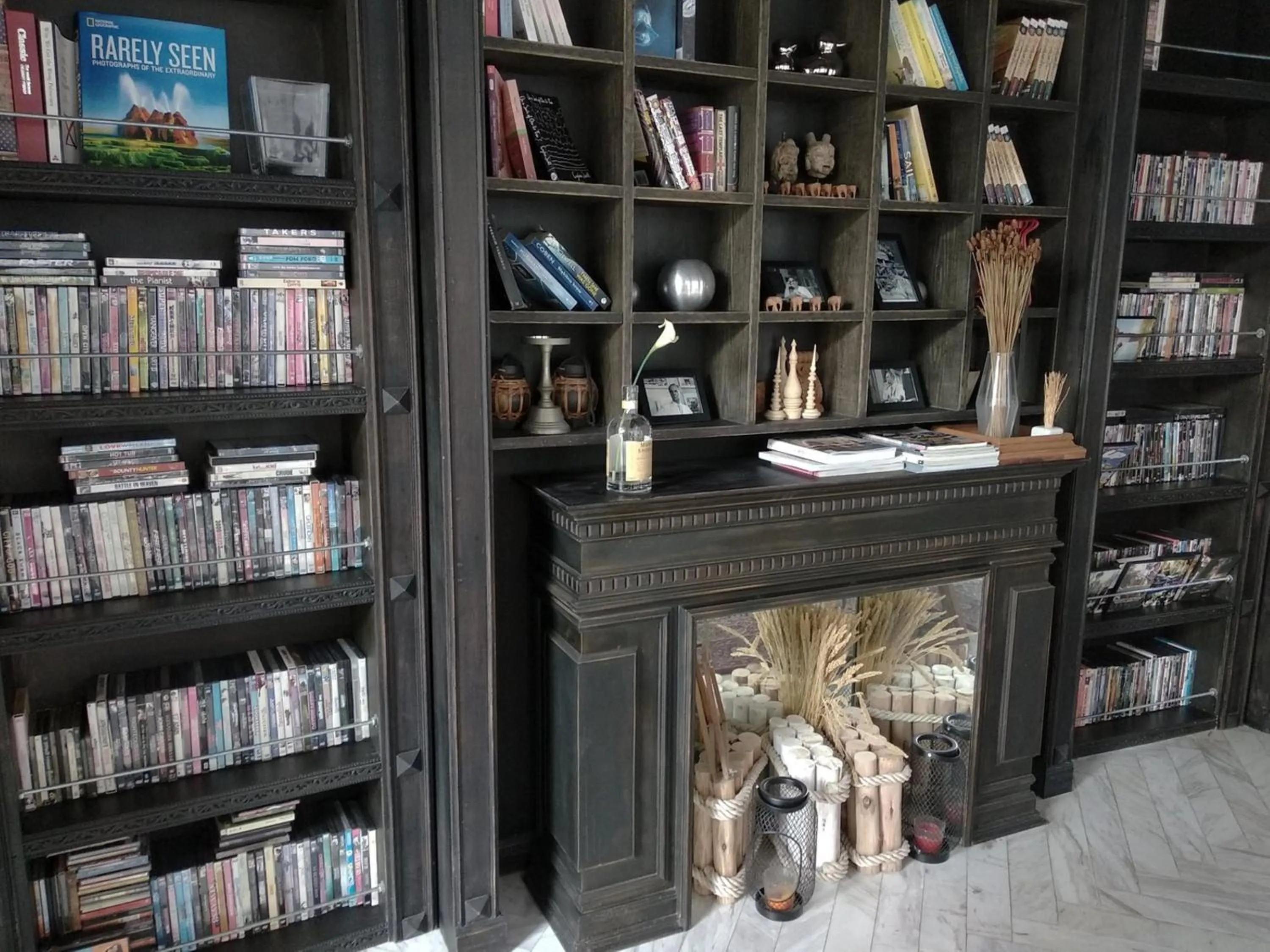 Library in Shade House - Phuket Downtown