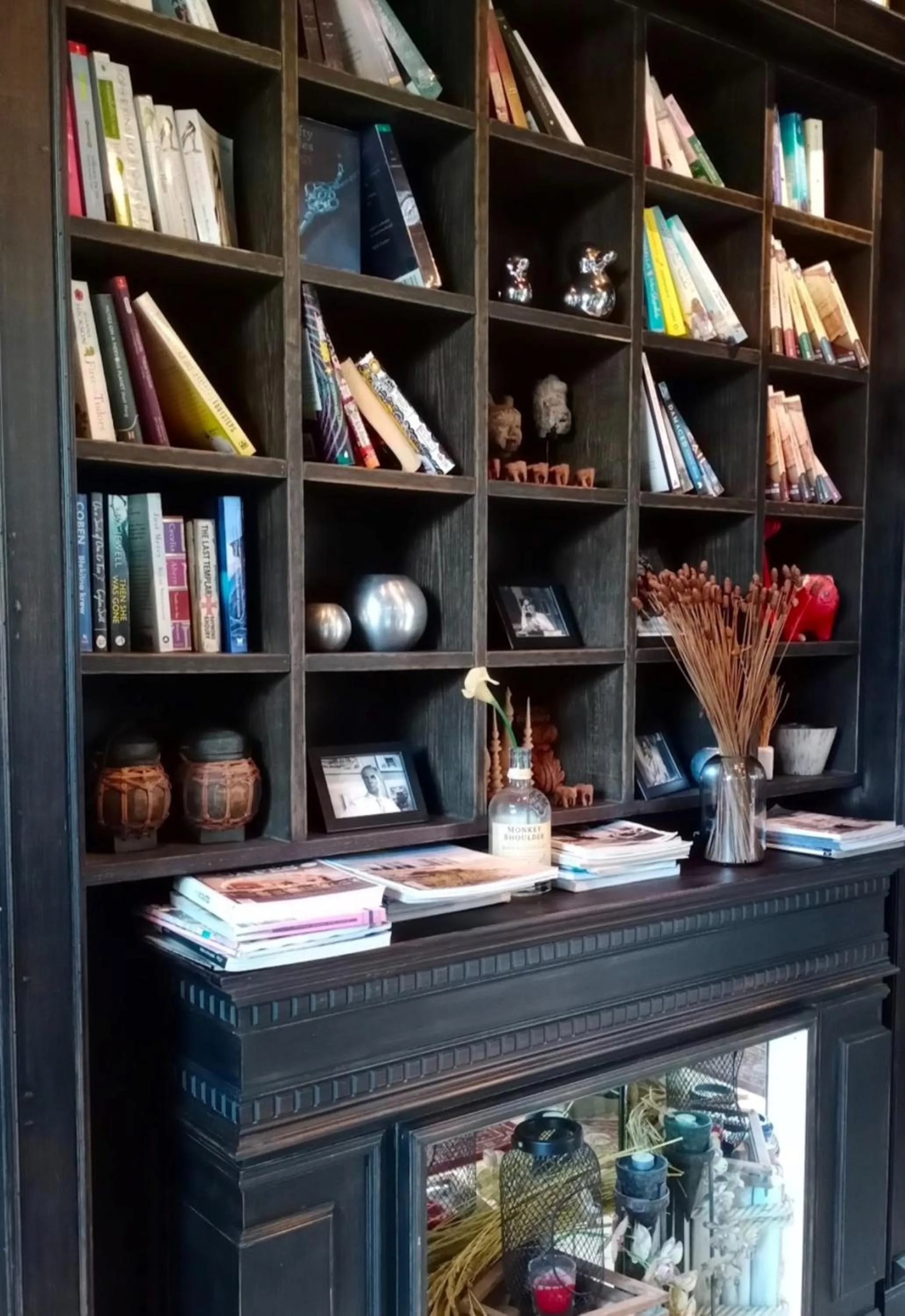 Library in Shade House - Phuket Downtown