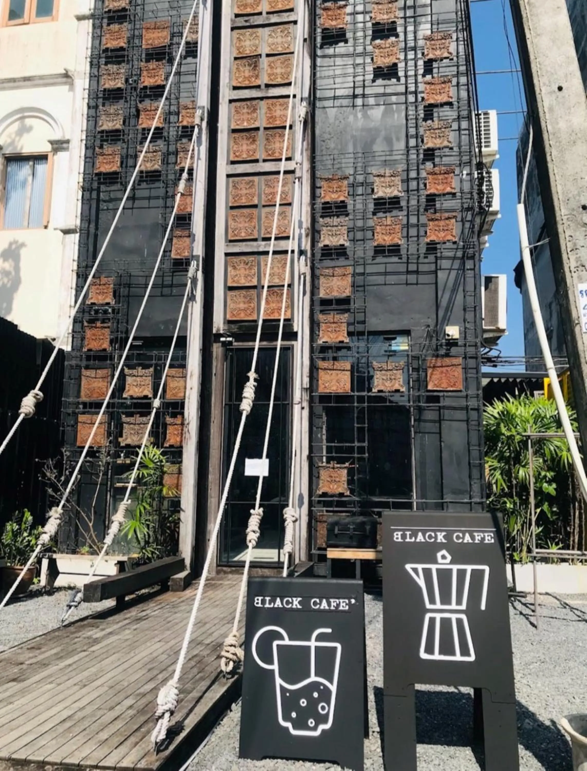 Property building in Shade House - Phuket Downtown