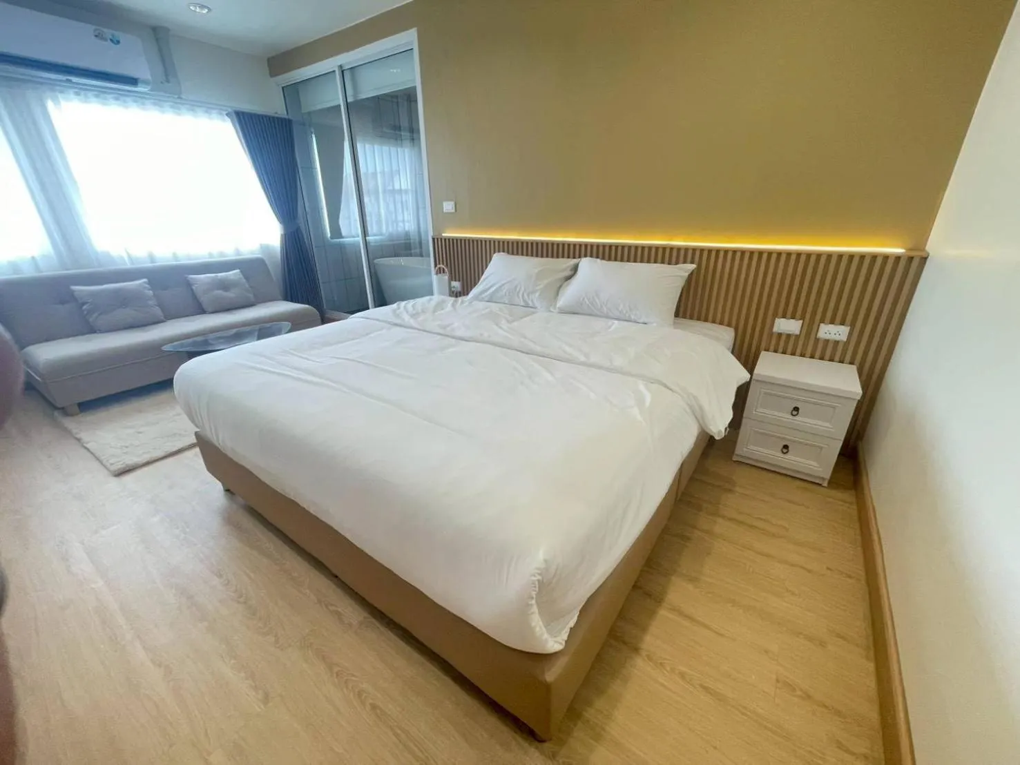 Photo of the whole room, Bed in Shade House - Phuket Downtown