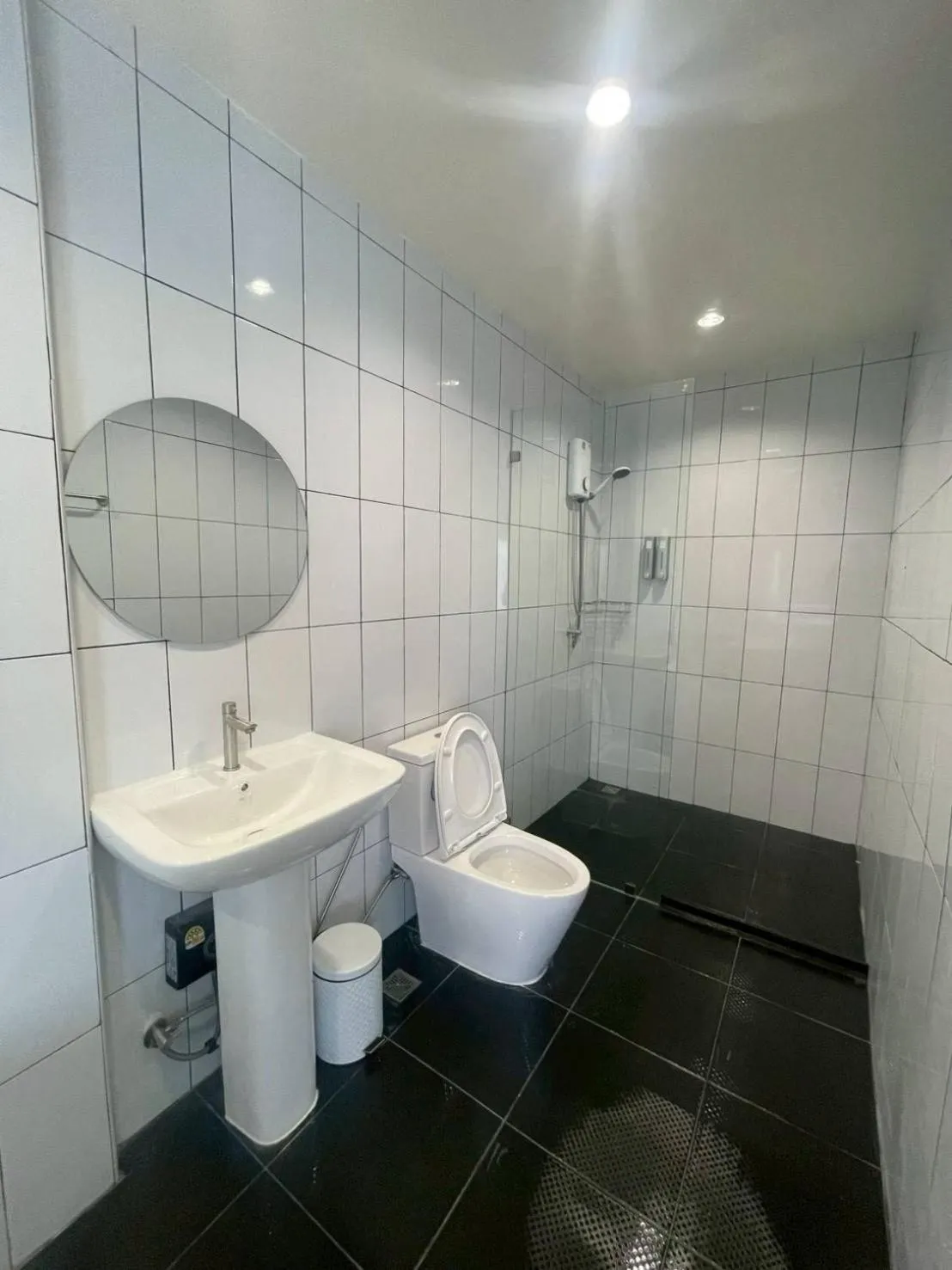 Shower in Shade House - Phuket Downtown