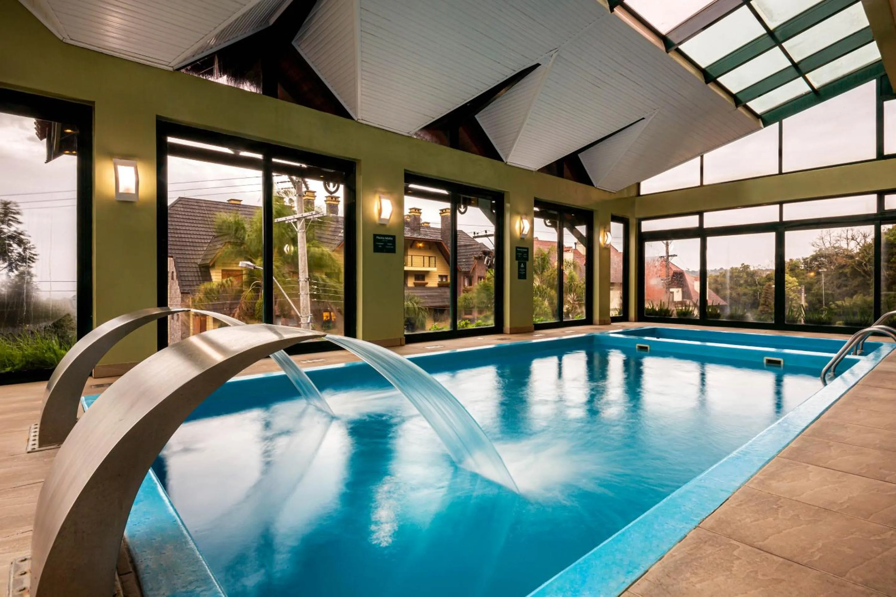 Swimming pool in Hotel Laghetto Toscana