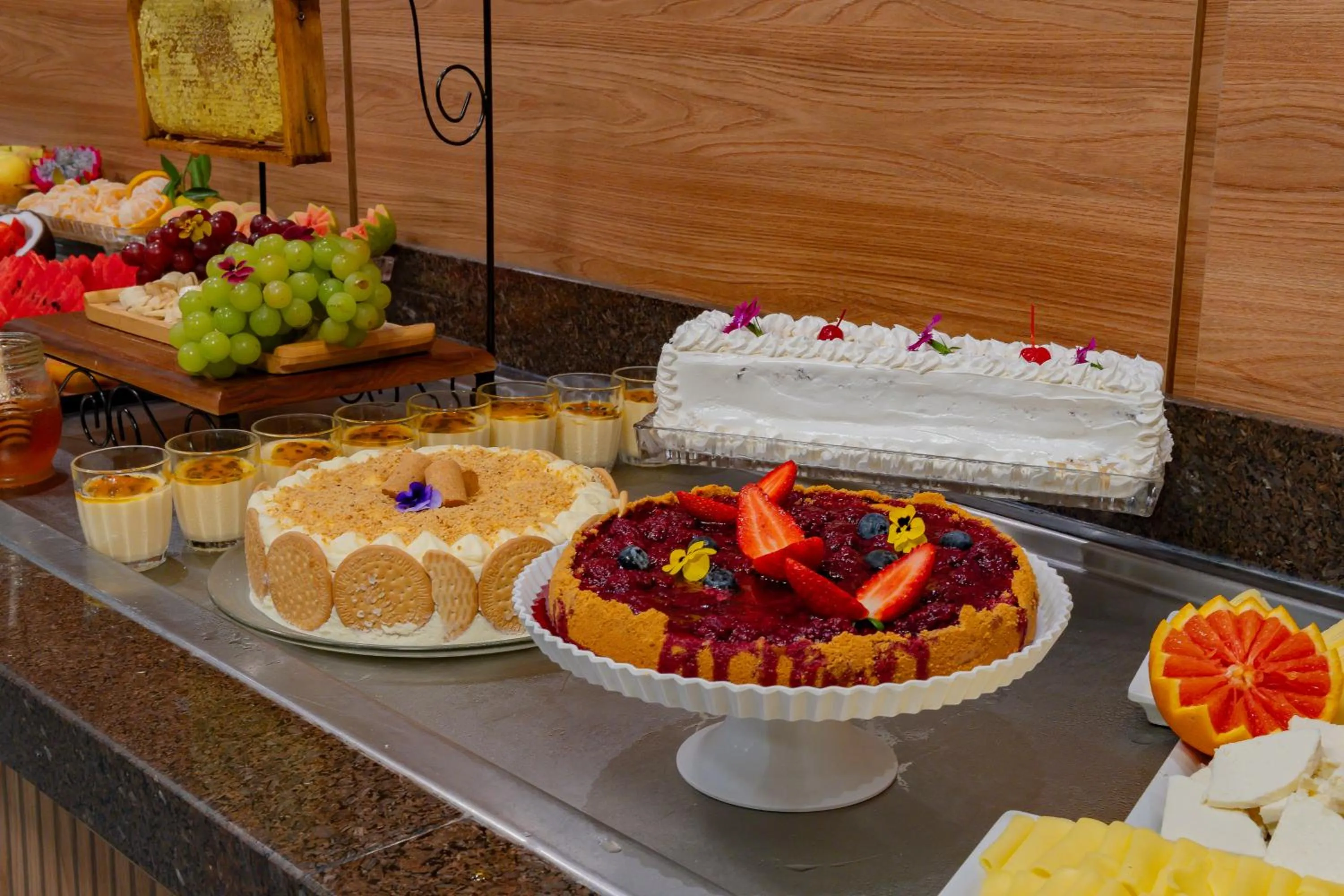 Breakfast in Hotel Laghetto Toscana