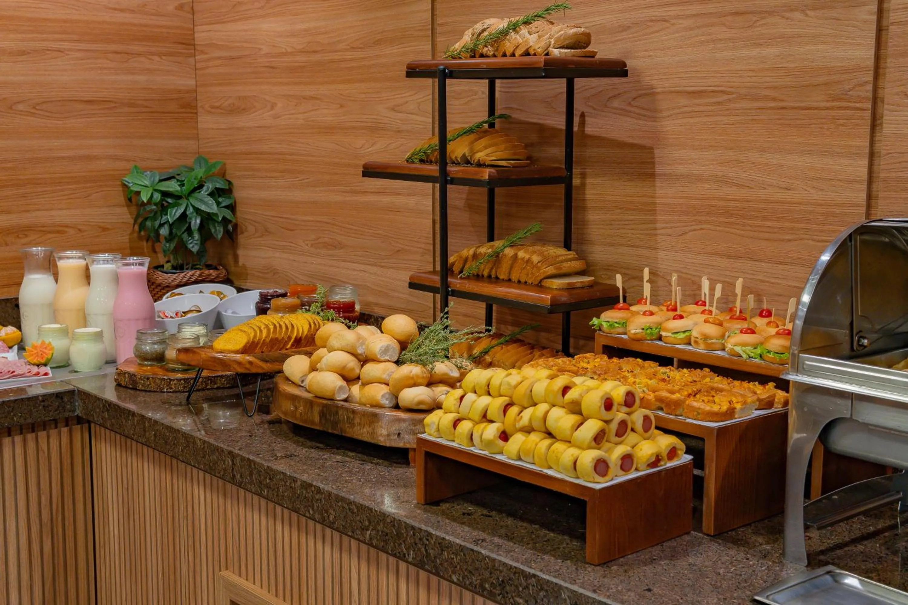 Breakfast in Hotel Laghetto Toscana