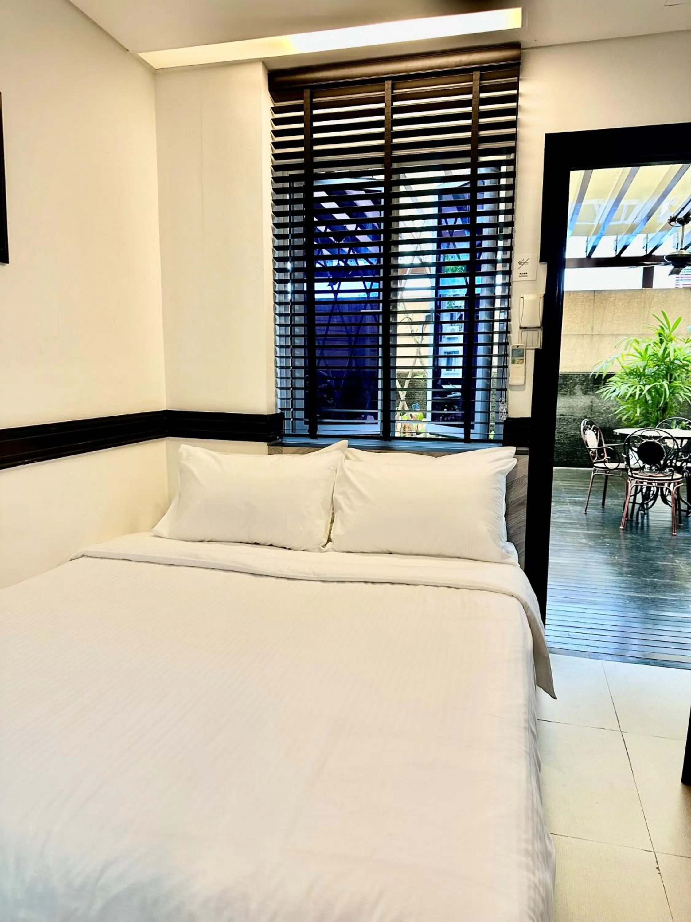 Bed in The Snooze Hotel Marine Parade