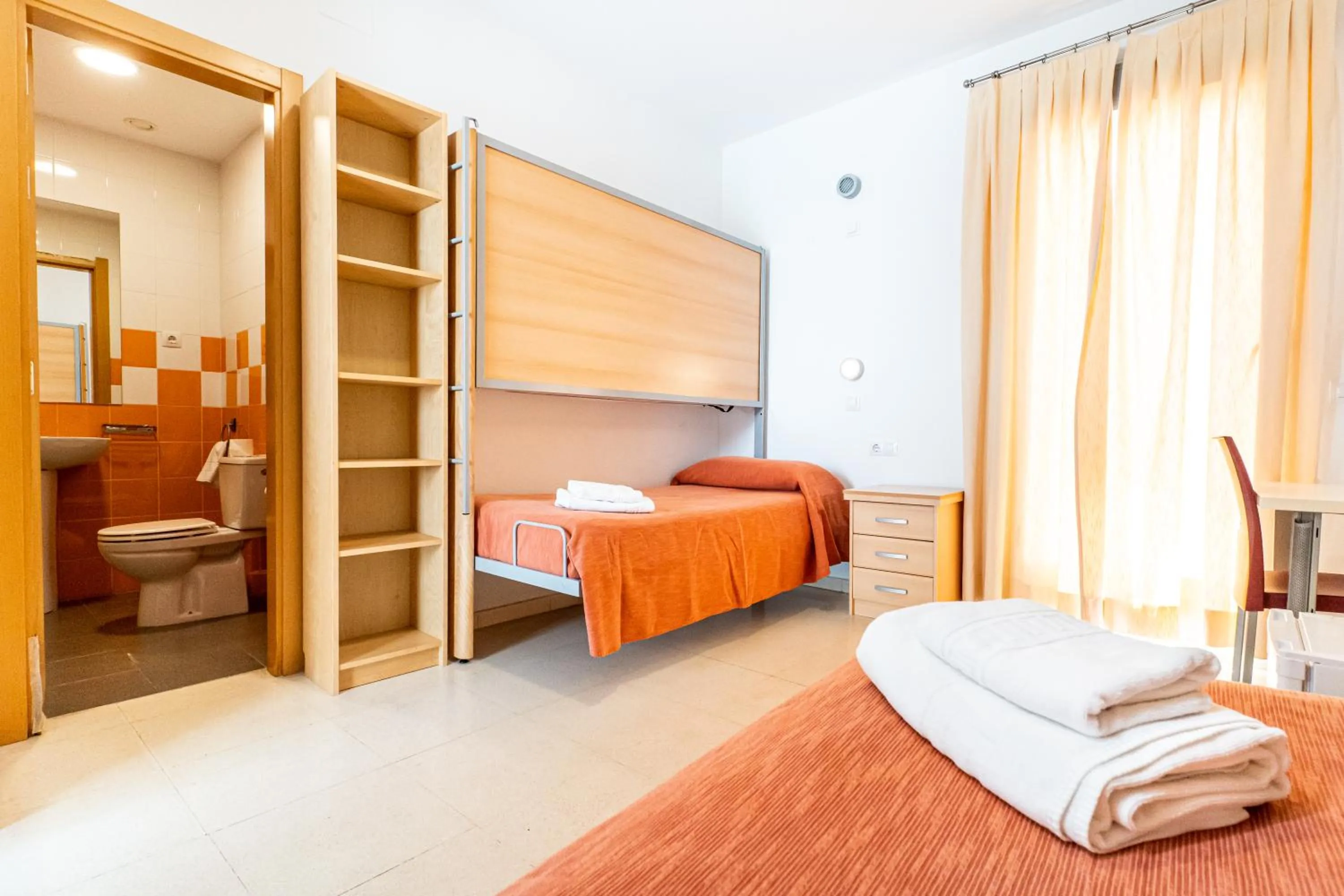 Bedroom, Bed in Albergue Inturjoven Marbella