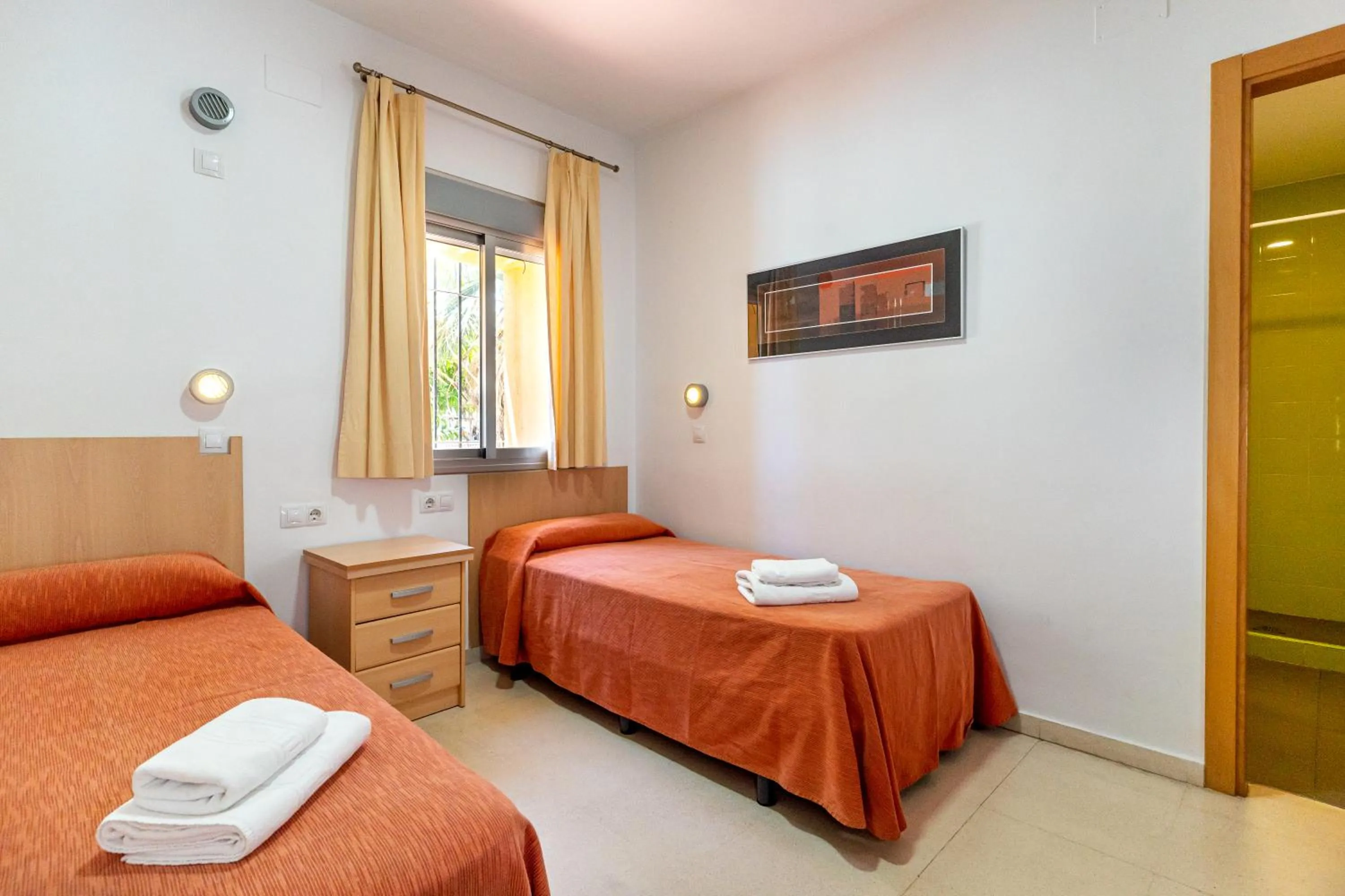 Bedroom, Bed in Albergue Inturjoven Marbella