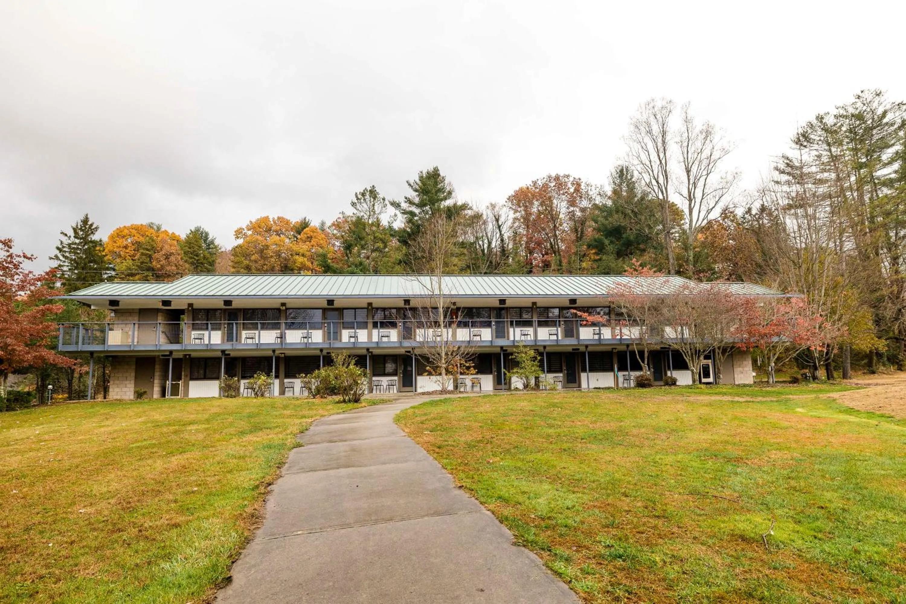 Property building in Waynesville Inn & Golf Club, Trademark Collection by Wyndham