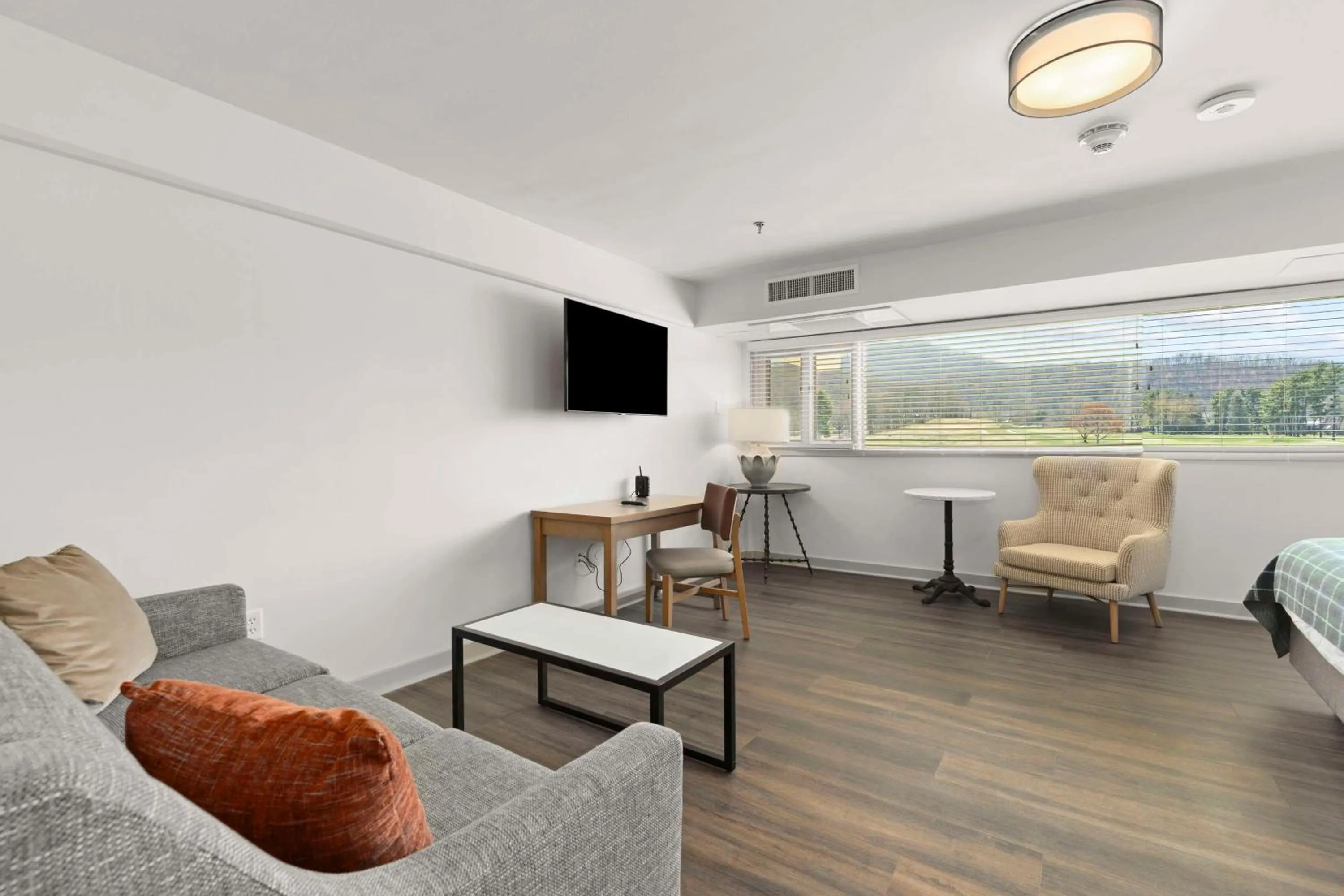 Living room in Waynesville Inn & Golf Club, Trademark Collection by Wyndham