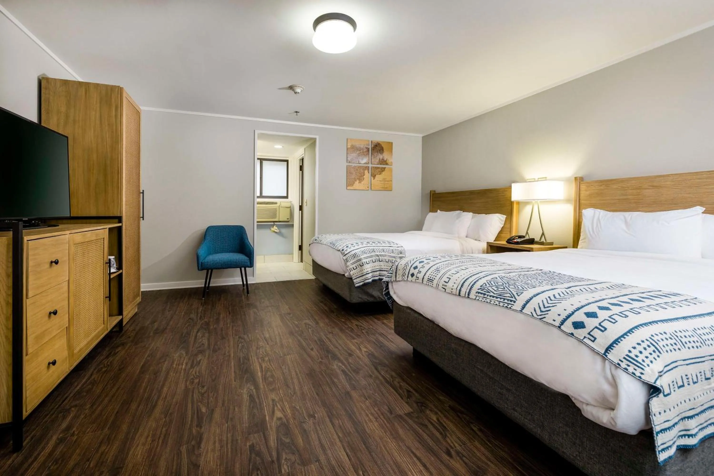 Bedroom, Bed in Waynesville Inn & Golf Club, Trademark Collection by Wyndham