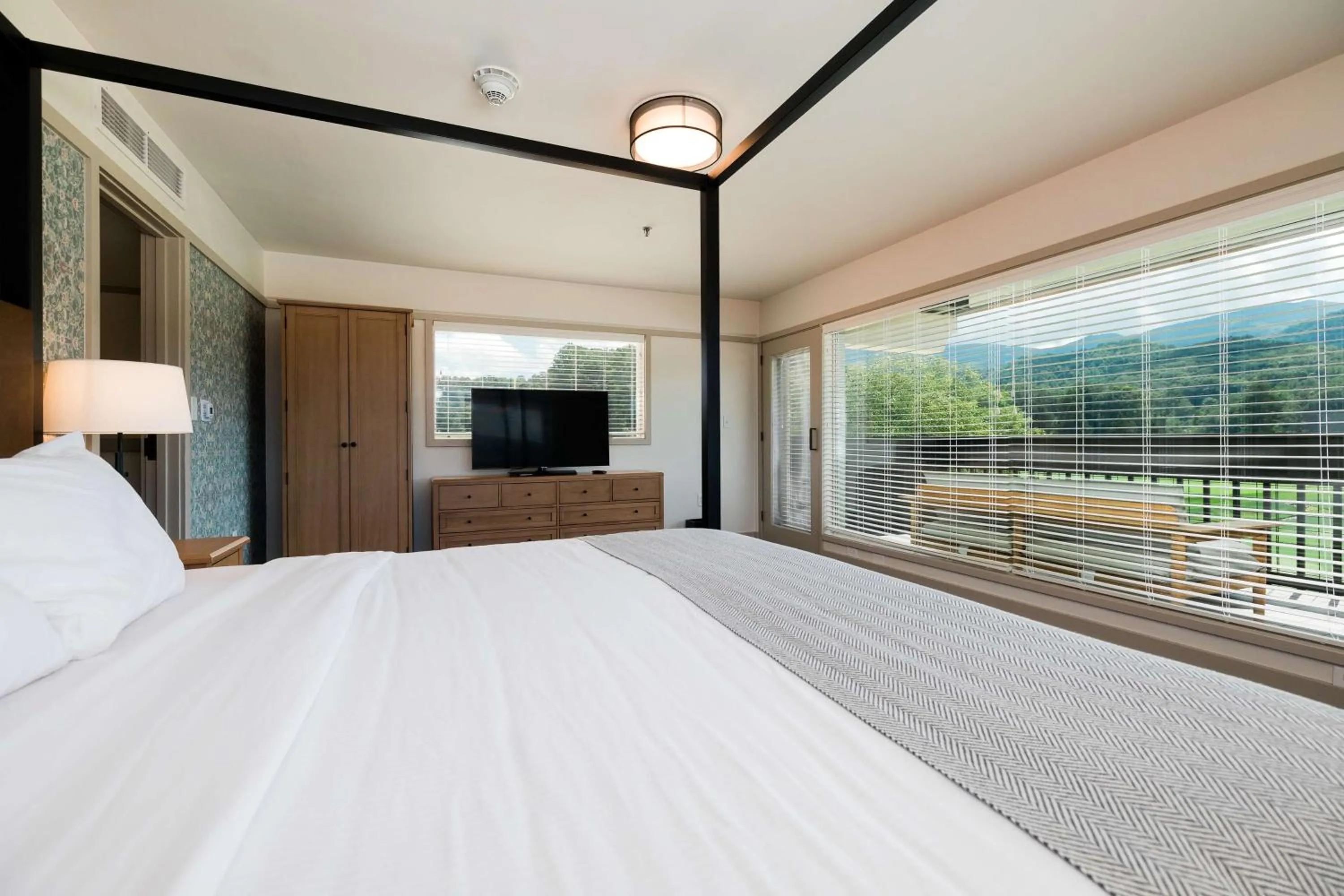 View (from property/room), Bed in Waynesville Inn & Golf Club, Trademark Collection by Wyndham