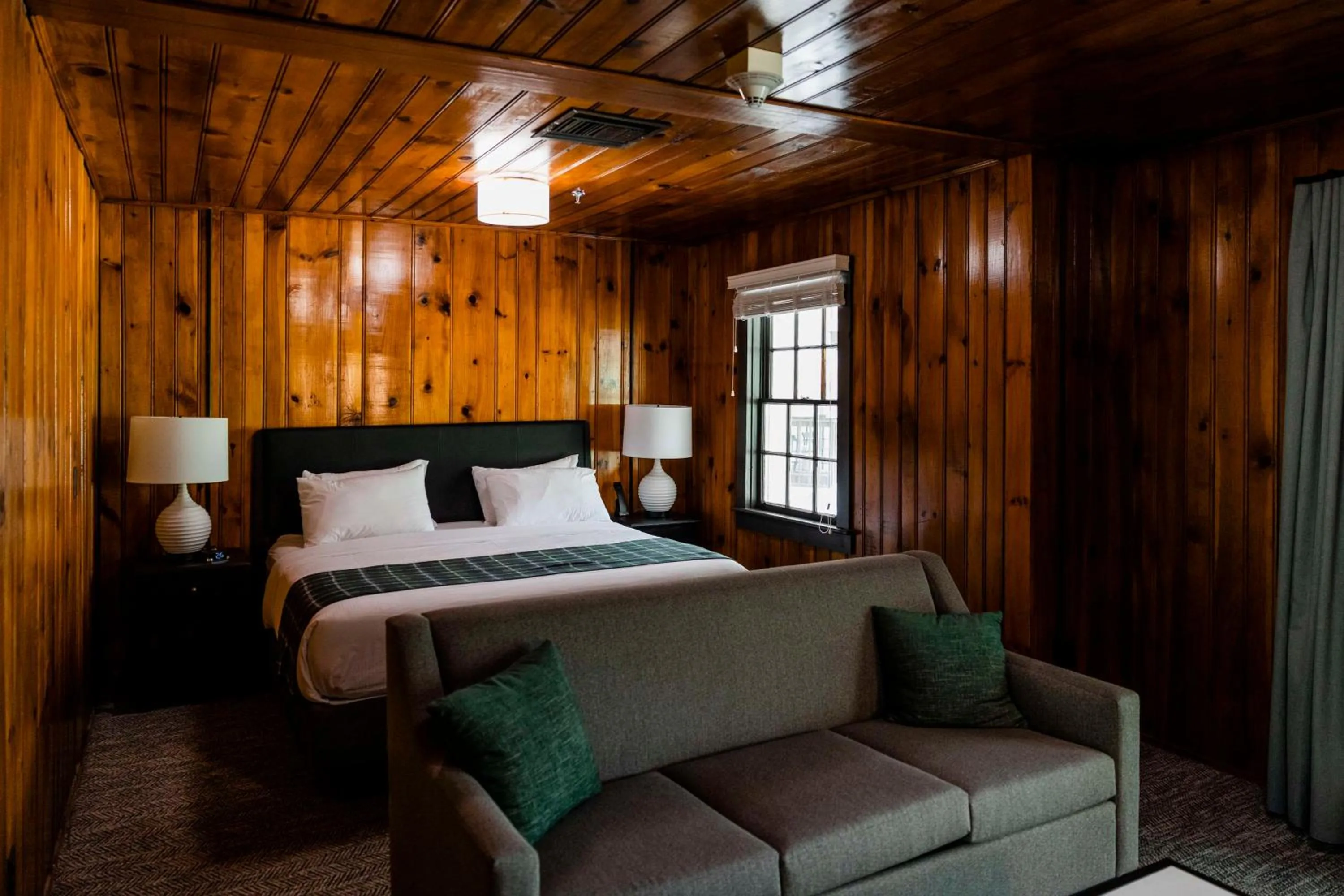 Living room, Bed in Waynesville Inn & Golf Club, Trademark Collection by Wyndham