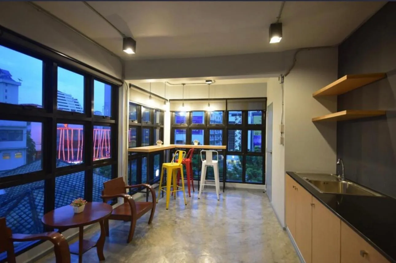 The Chatbox Silom Hostel