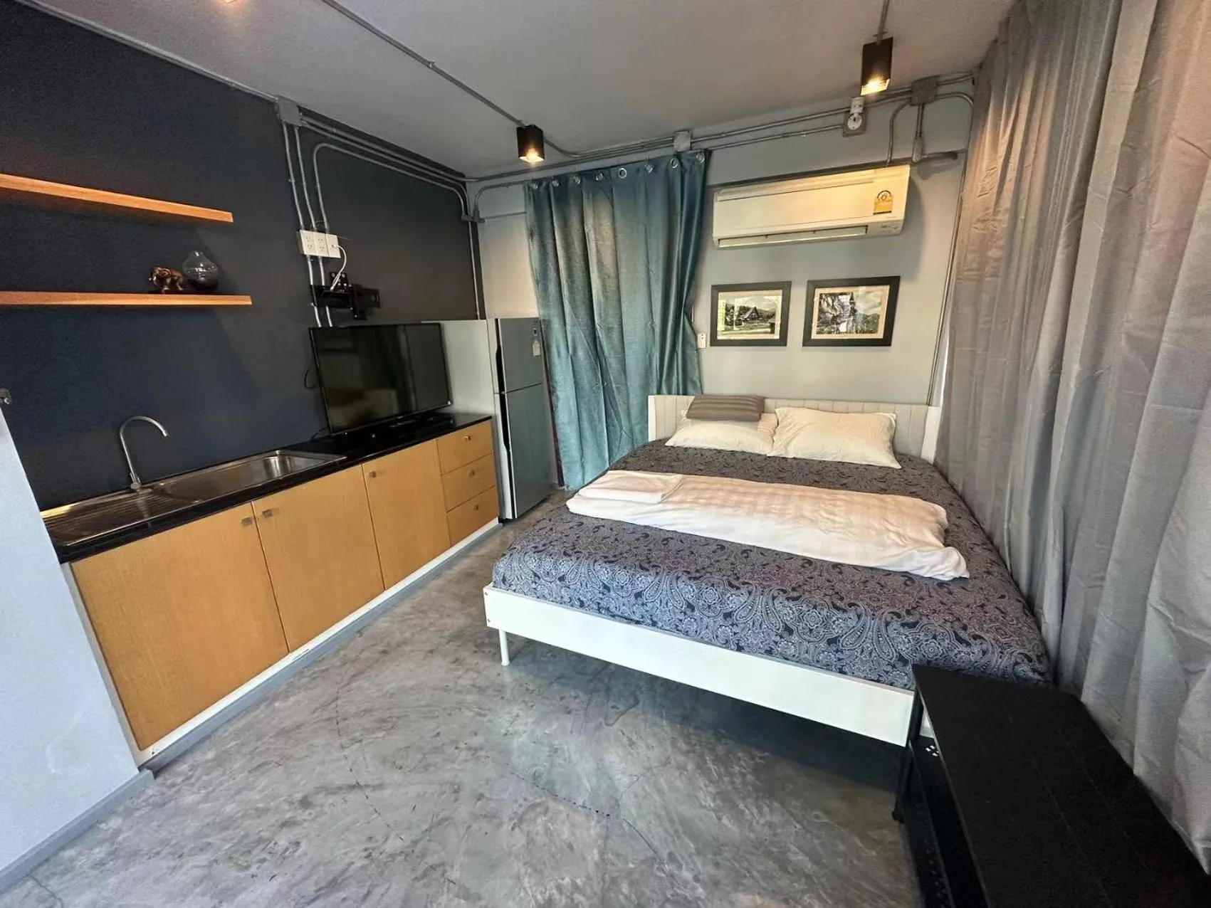 Bed in The Chatbox Silom Hostel