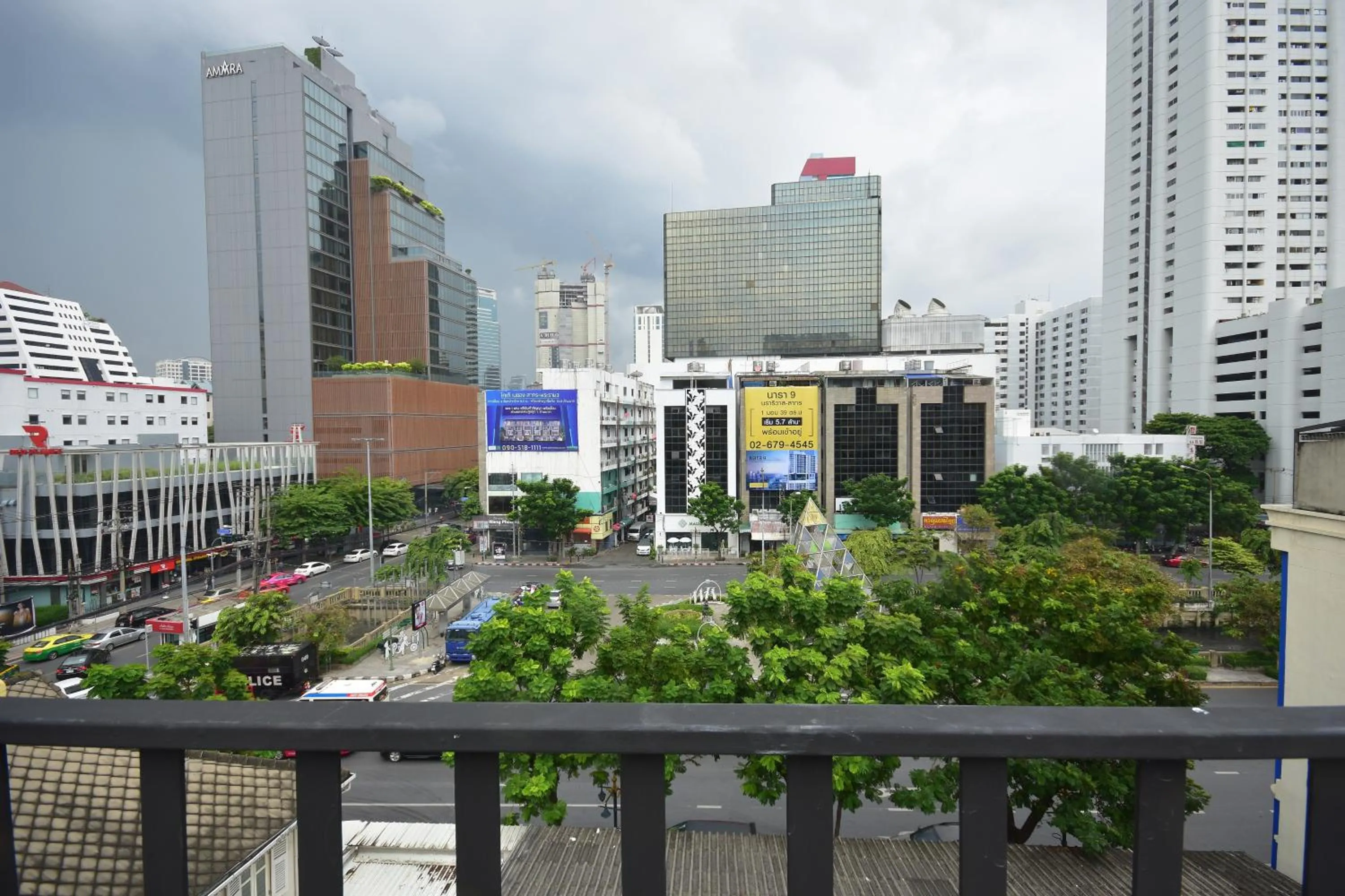 City view in The Chatbox Silom Hostel