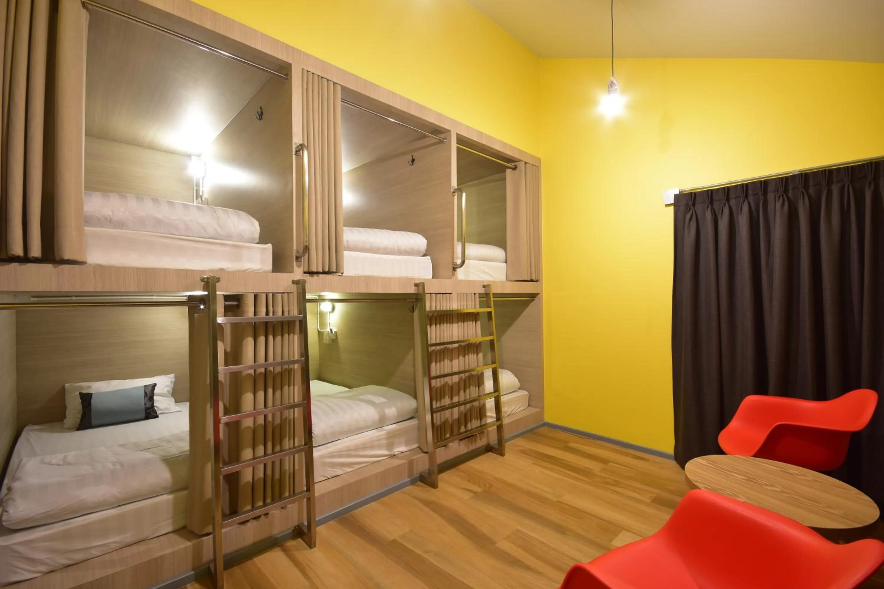 Bed in The Chatbox Silom Hostel