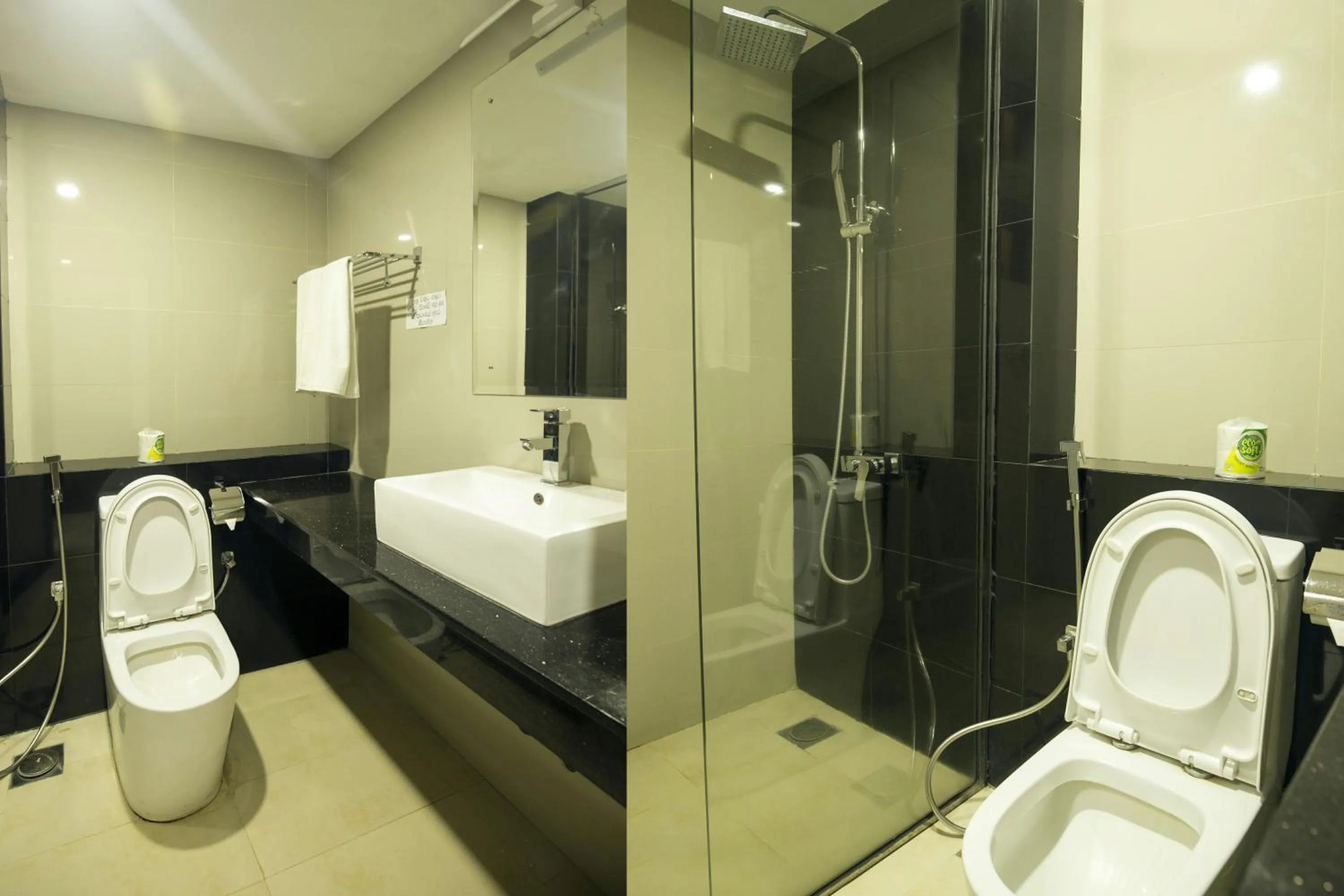 Bathroom in Lavendish Wild Safari