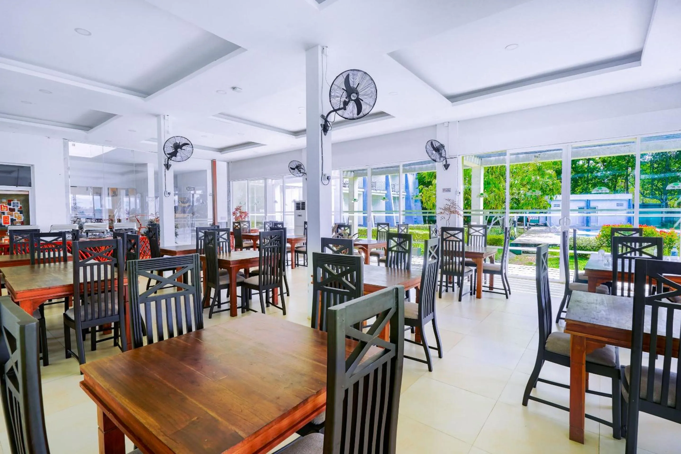 Restaurant/places to eat in Lavendish Wild Safari