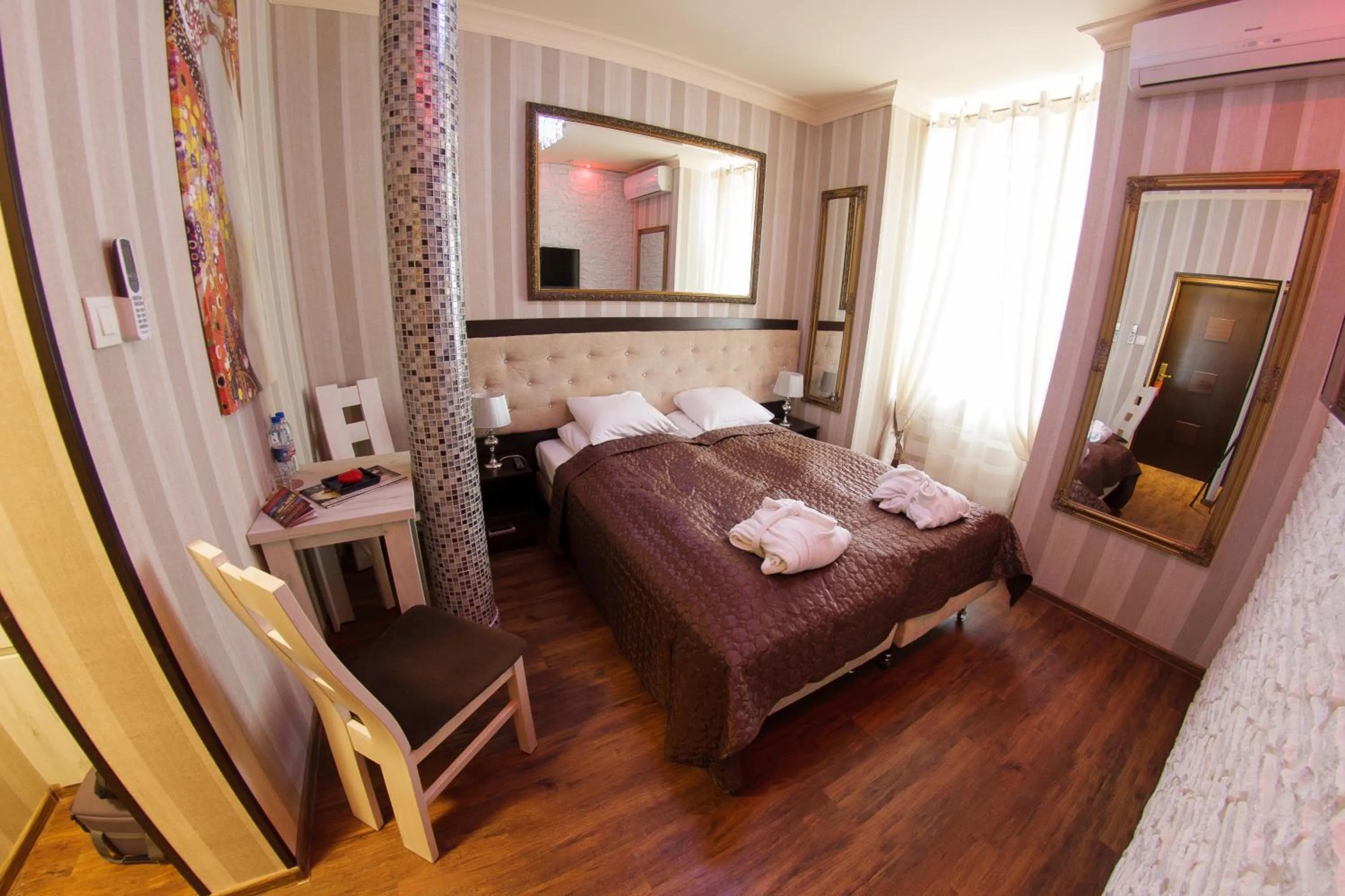 Day, Bed in Pałac Saturna