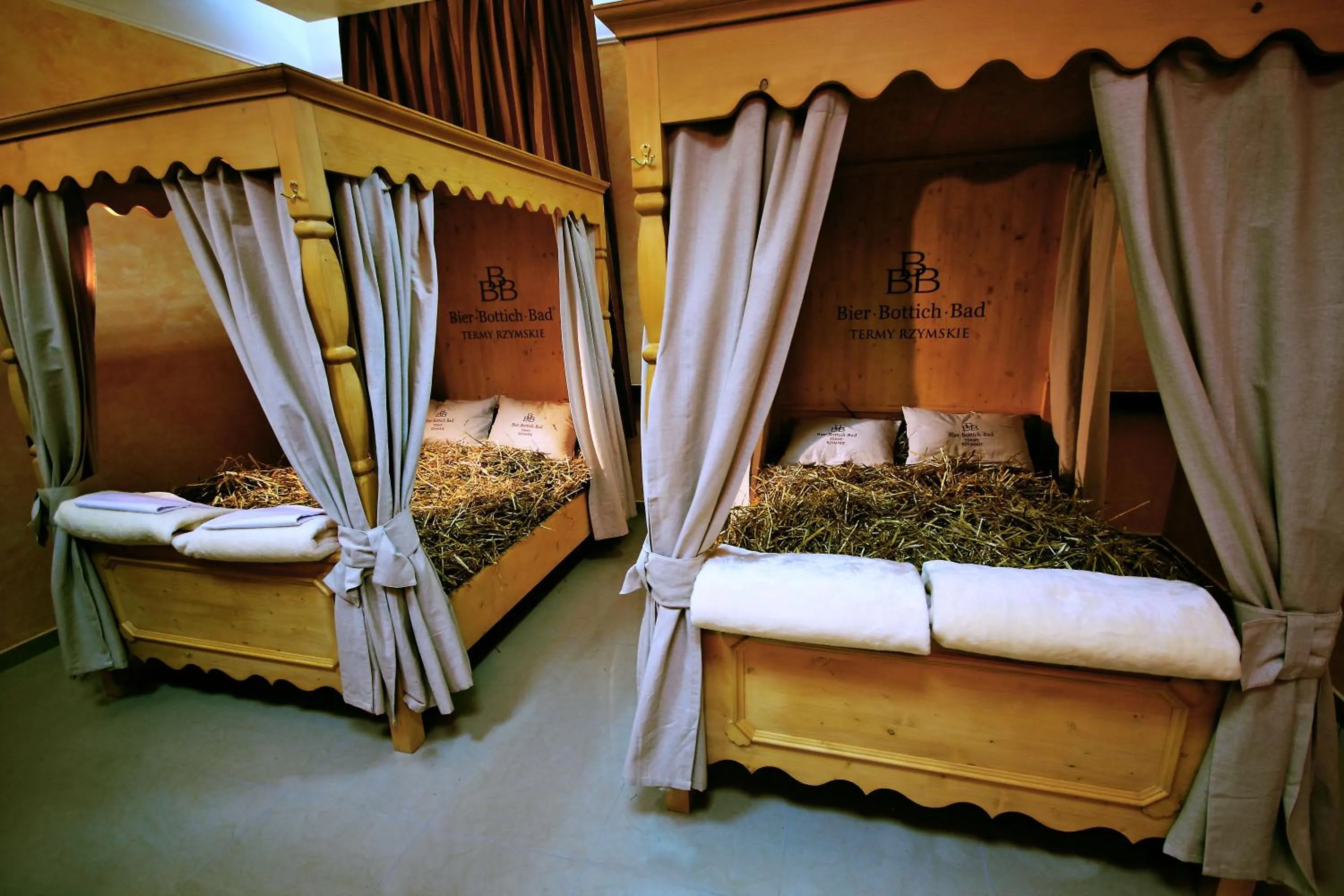 Spa and wellness centre/facilities, Bed in Pałac Saturna