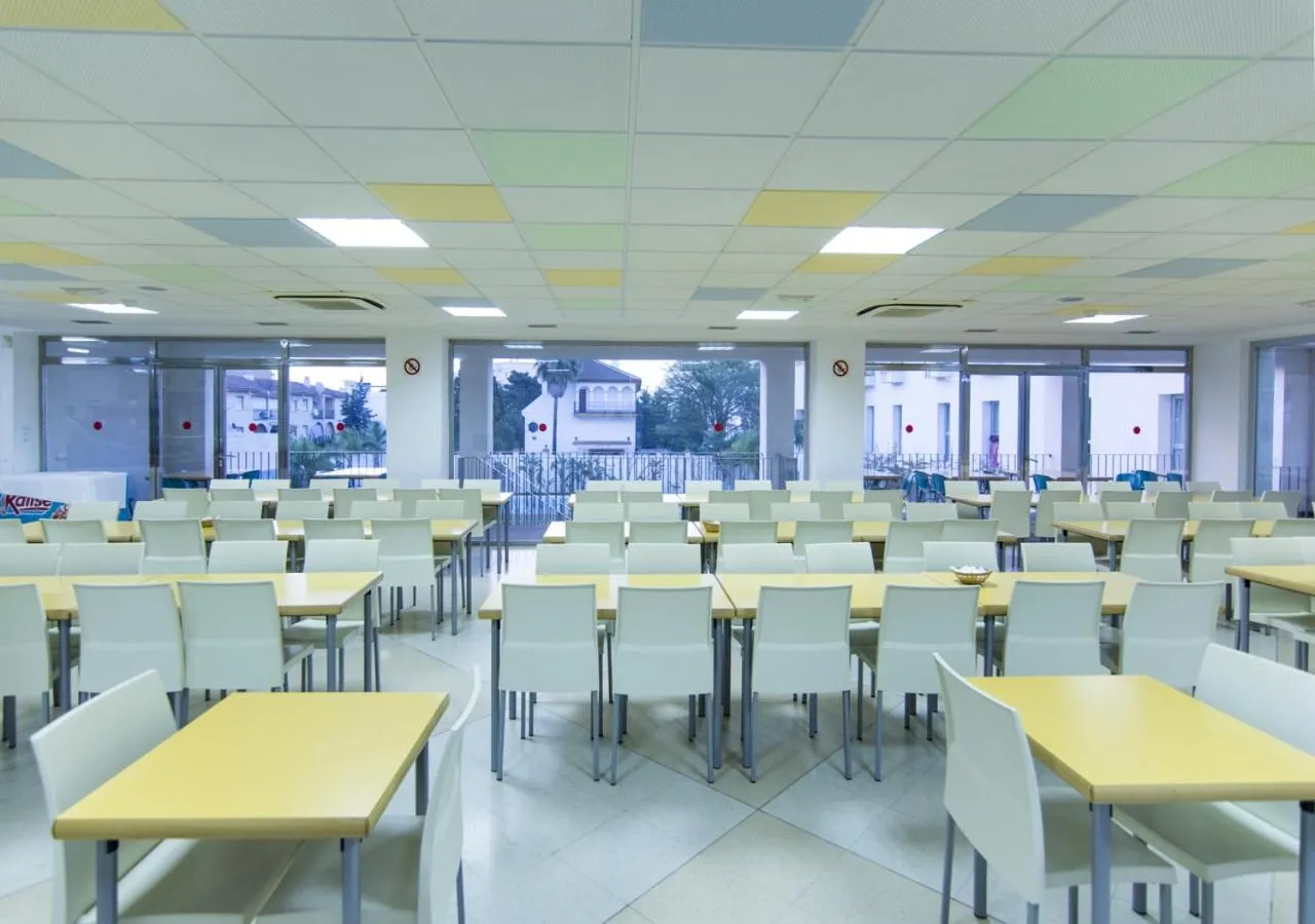 Restaurant/places to eat in Albergue Inturjoven Torremolinos