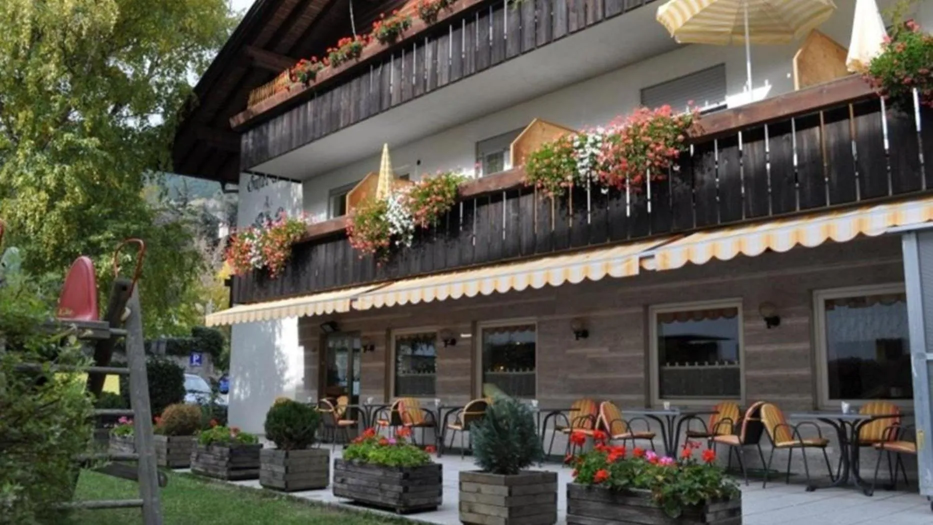 Facade/entrance in Haus Gufler
