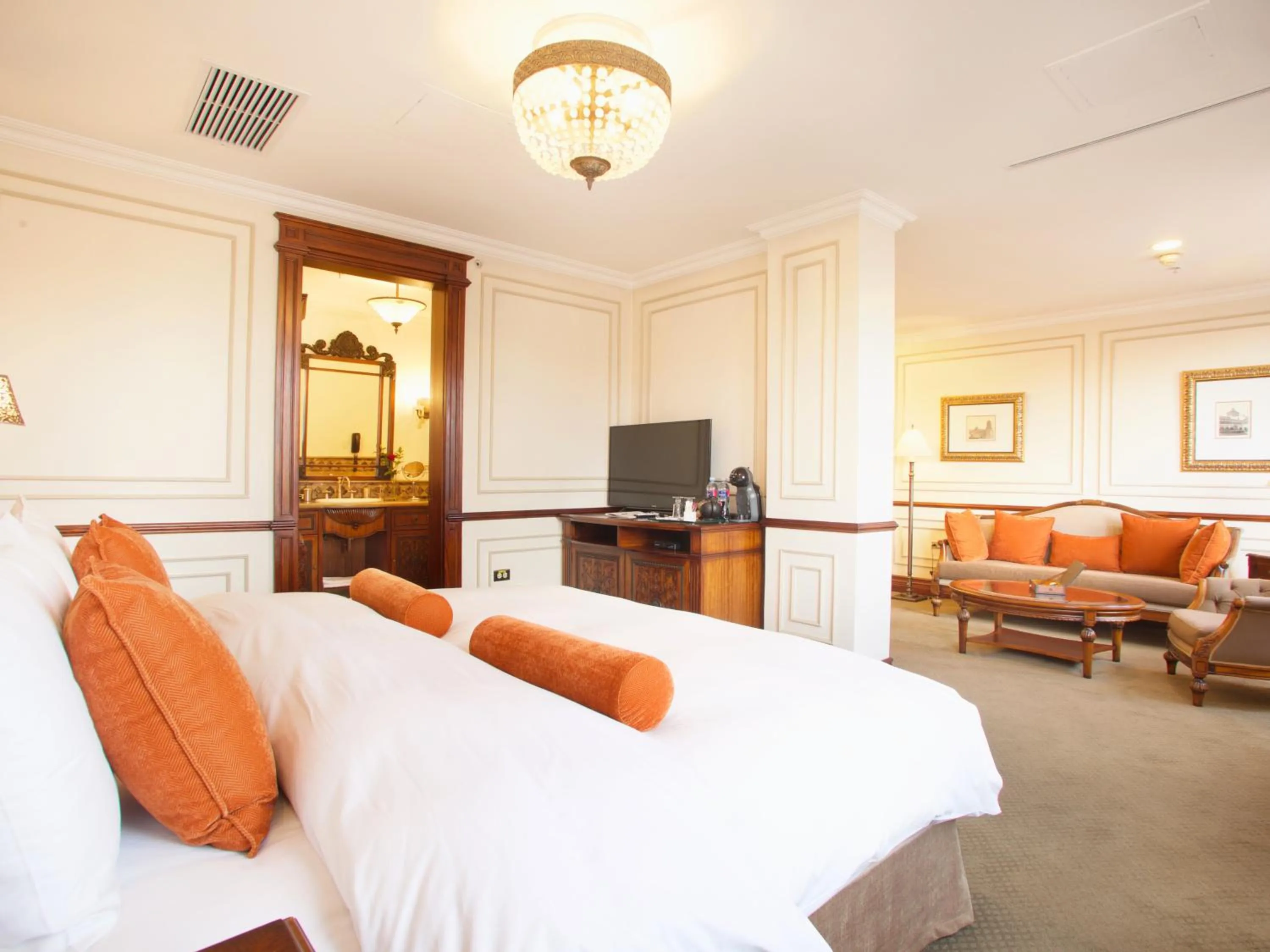 Bed in Plaza Grande Hotel