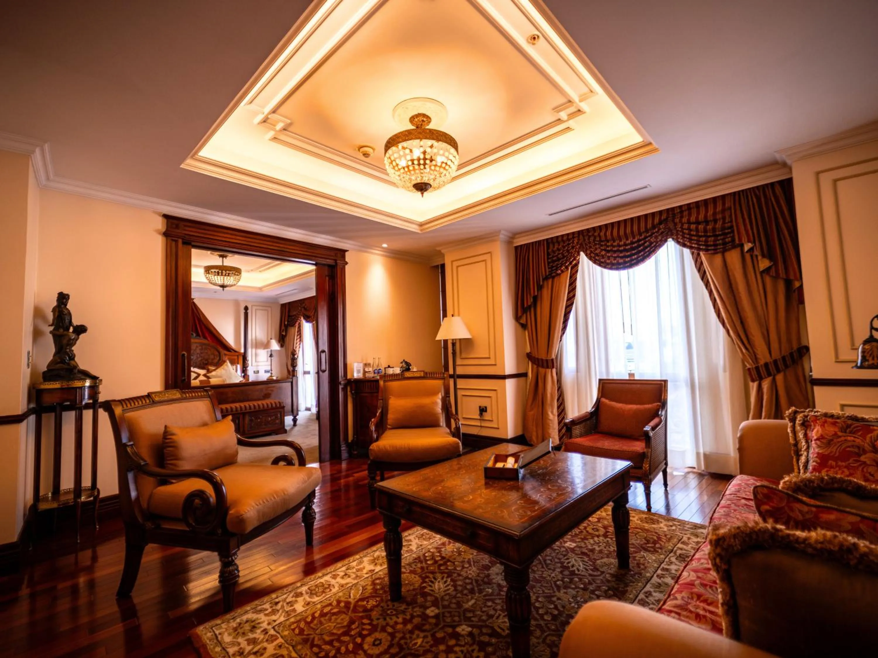 Living room in Plaza Grande Hotel