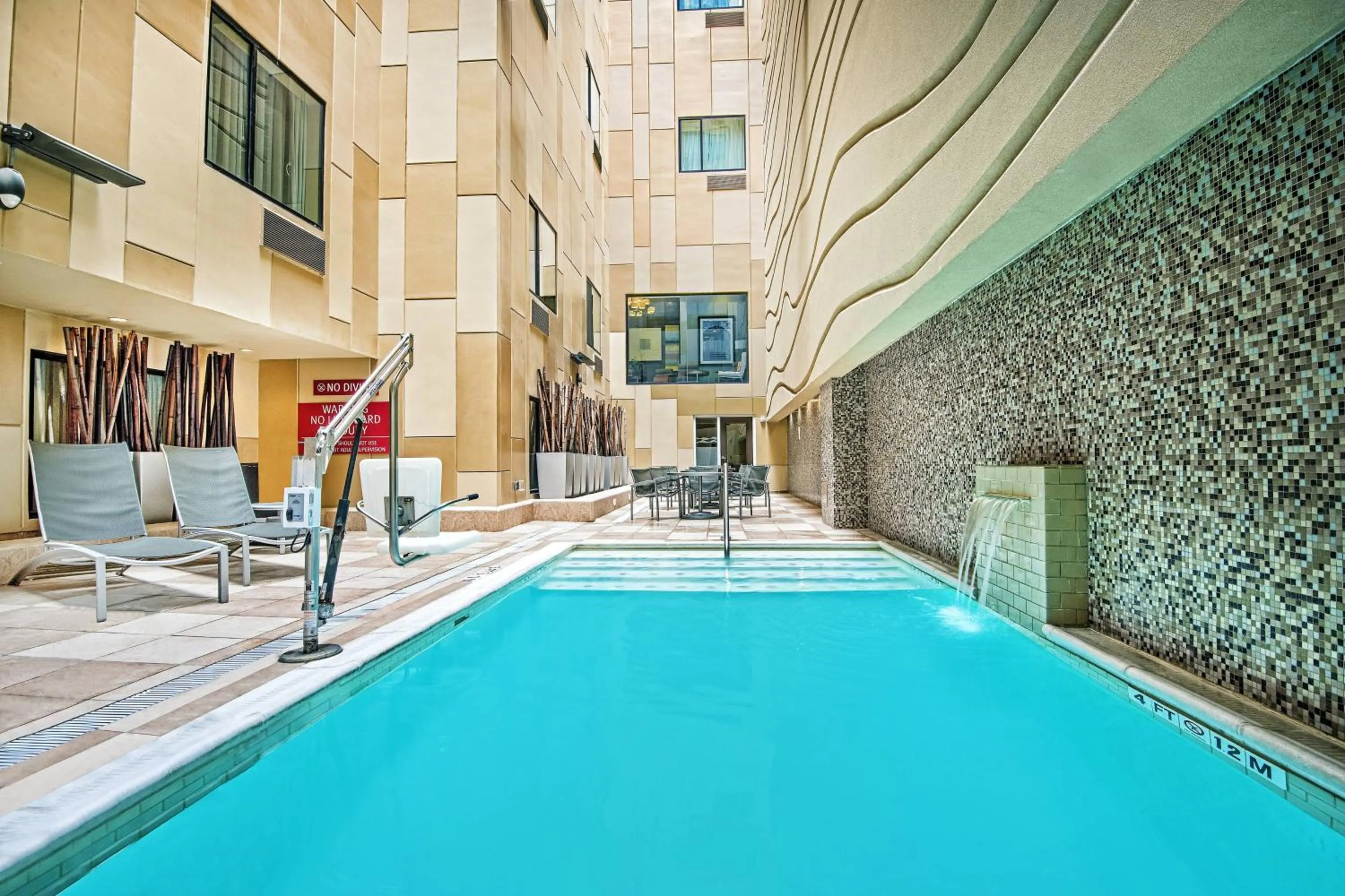Swimming pool in TownePlace Suites by Marriott San Antonio Downtown Riverwalk