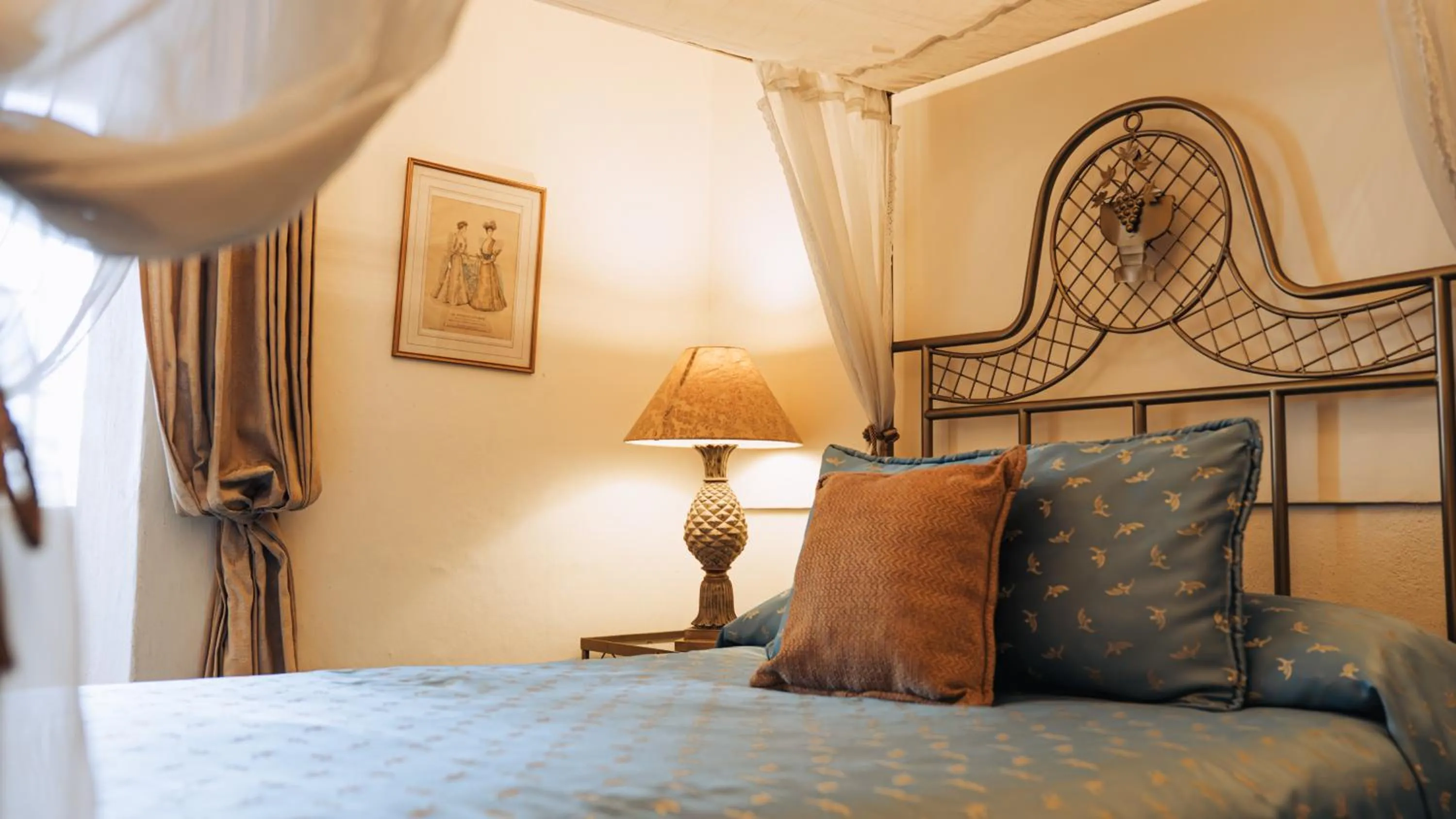 Bed in Boutique Hotel Mansion del Angel