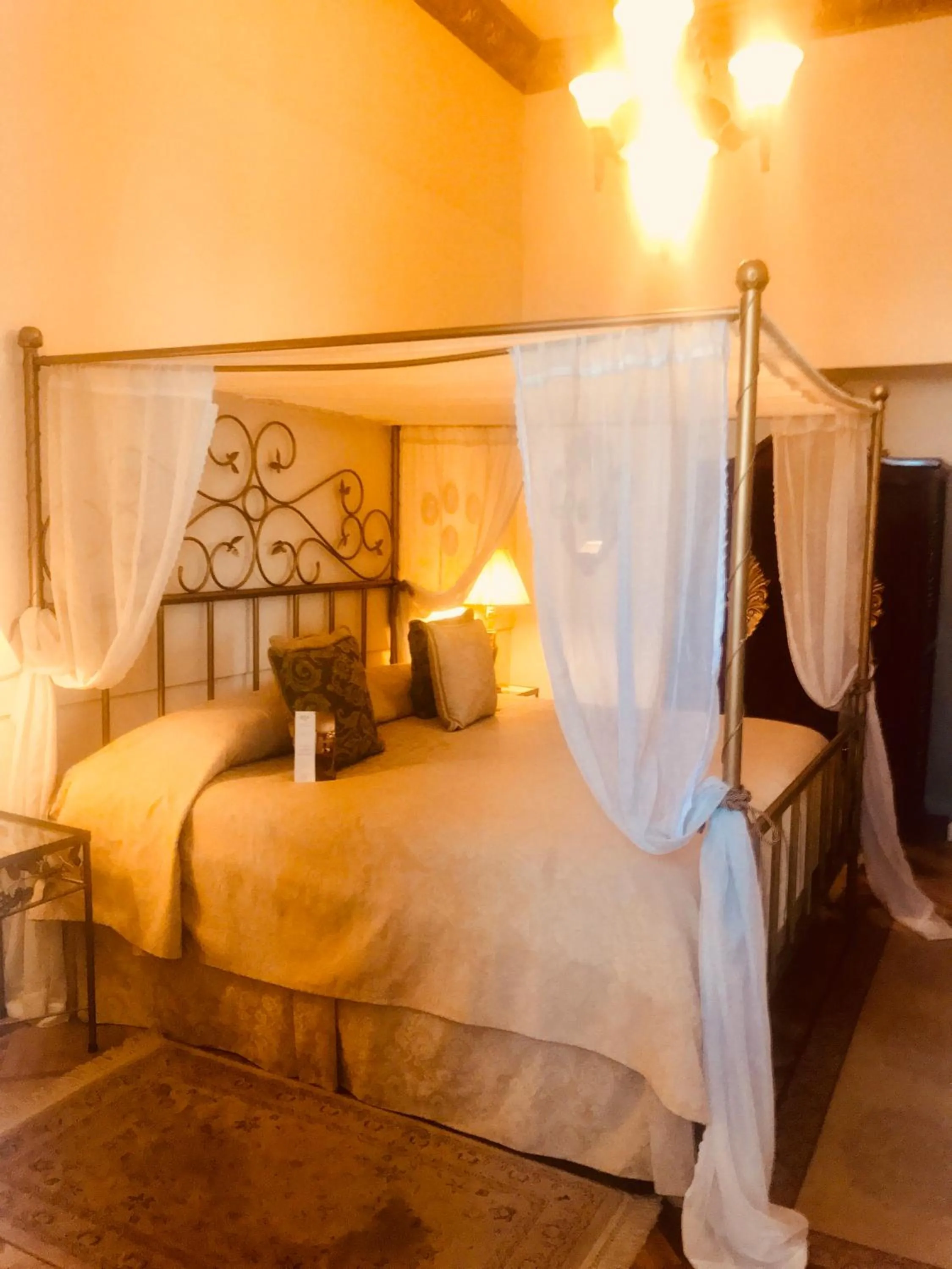 Bed in Boutique Hotel Mansion del Angel