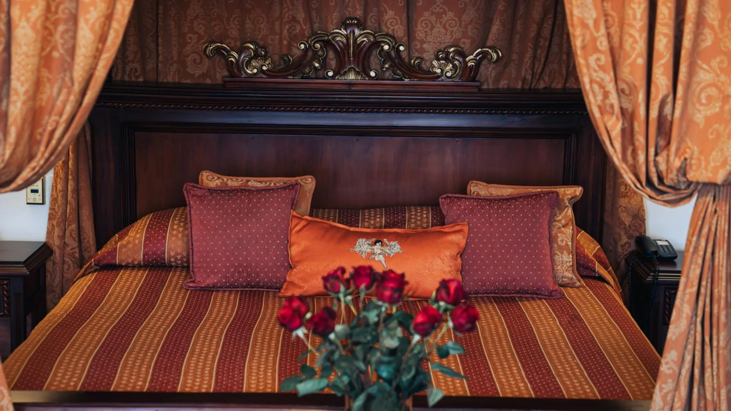 Bed in Boutique Hotel Mansion del Angel
