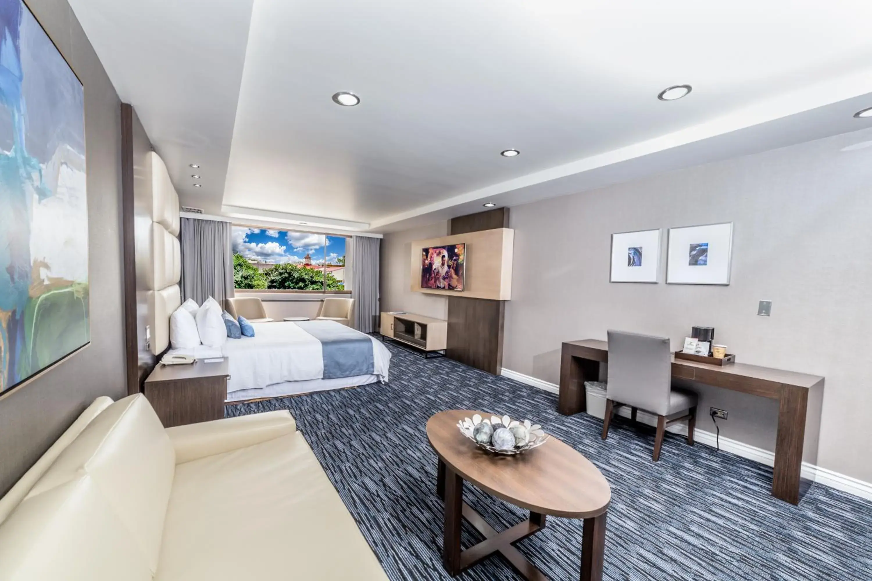 View (from property/room), Bed in Pueblo Amigo Hotel Plaza y Casino View (from property/room), Bed in Pueblo Amigo Hotel Plaza y Casino