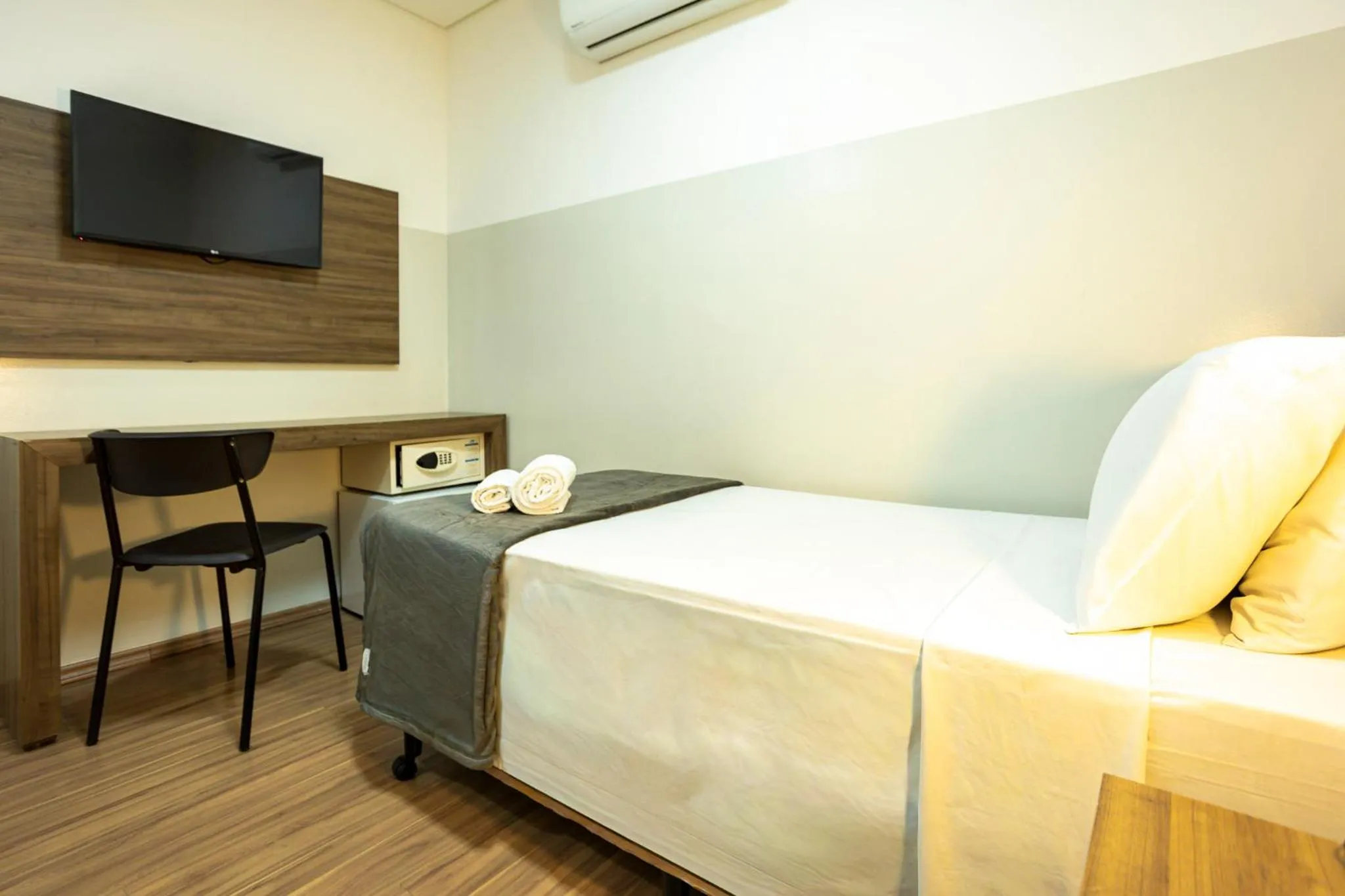 Bed in Travel Inn Express Hotels Brás