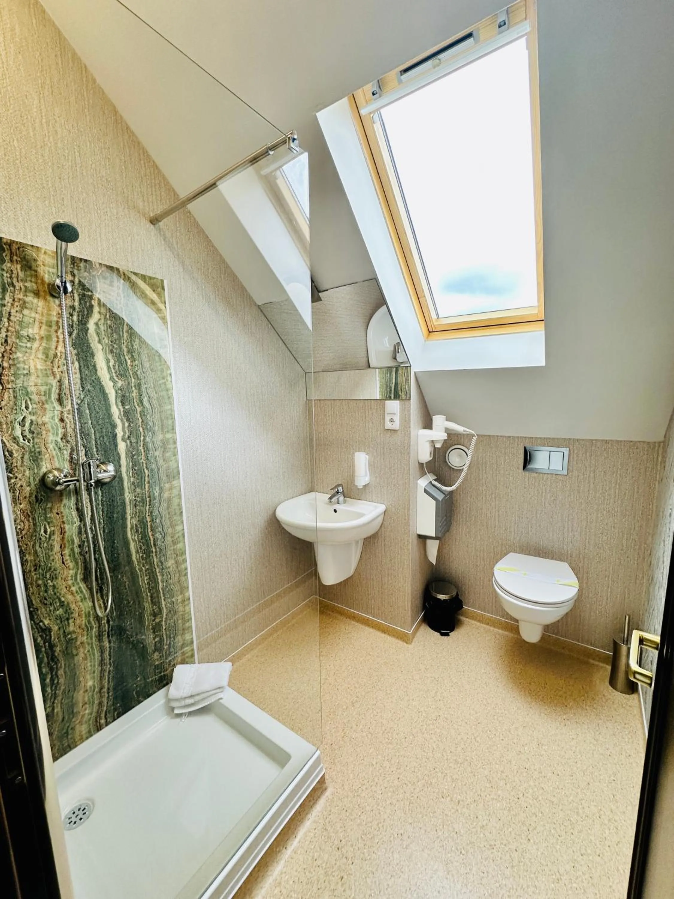 Shower in Villa & Restaurant Levoslav House